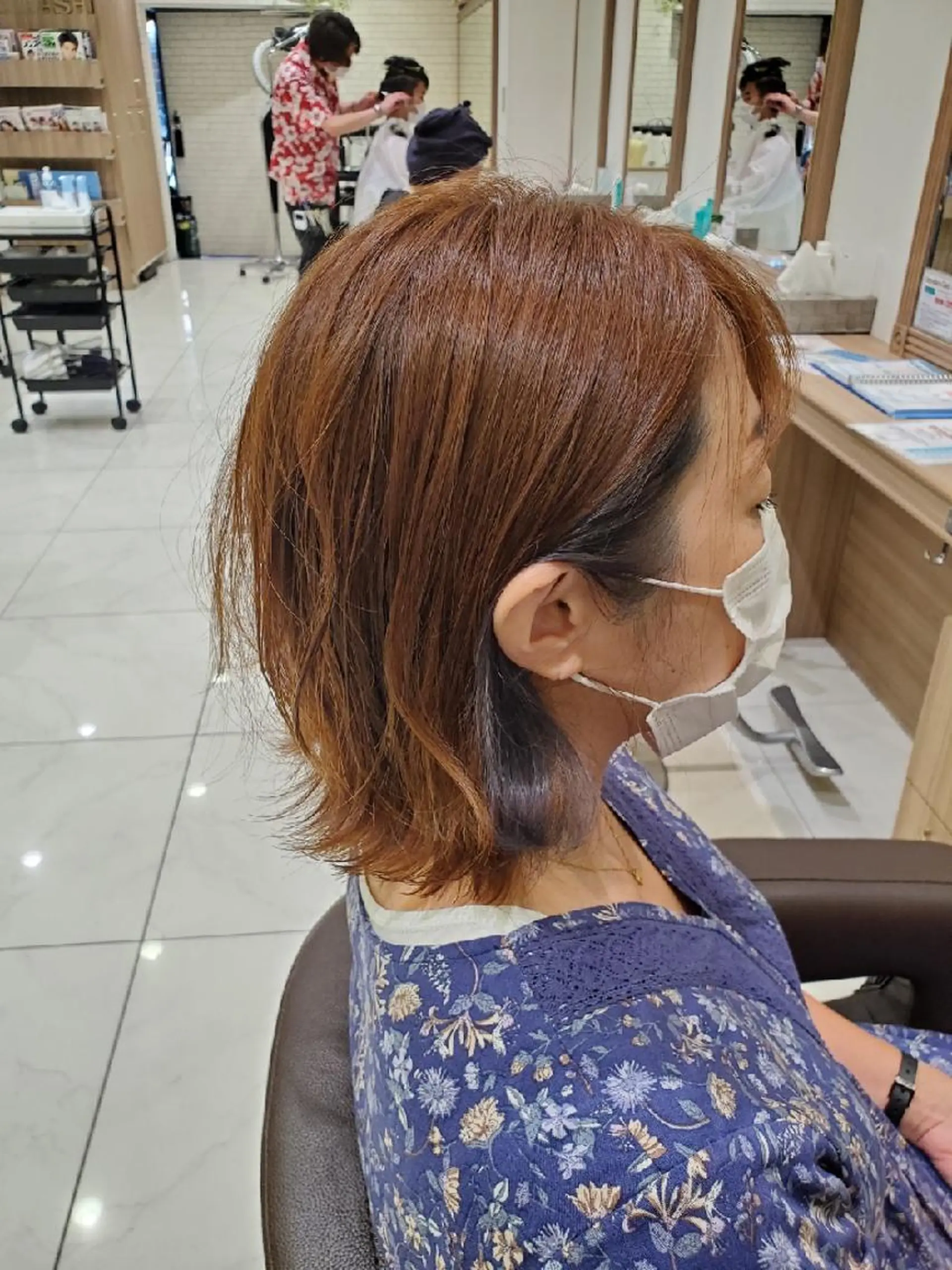 ショート カラー アッシュ ベージュカラー ブリーチ イヤリングカラー 中村 和貴のヘアスタイル