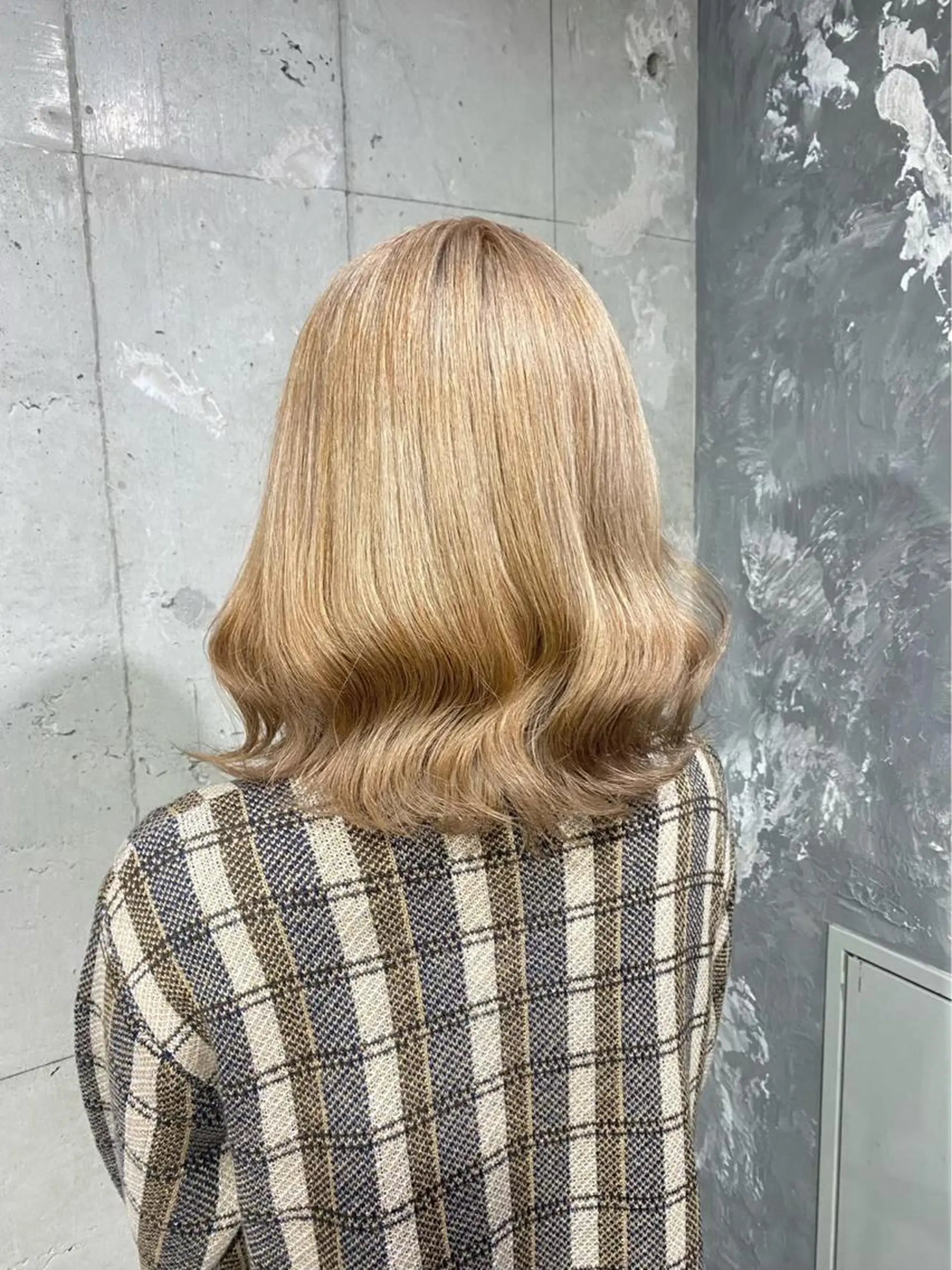 セミロング カット ヘアカラー トリートメント ヘアセット 艶カラー の達人のヘアスタイル