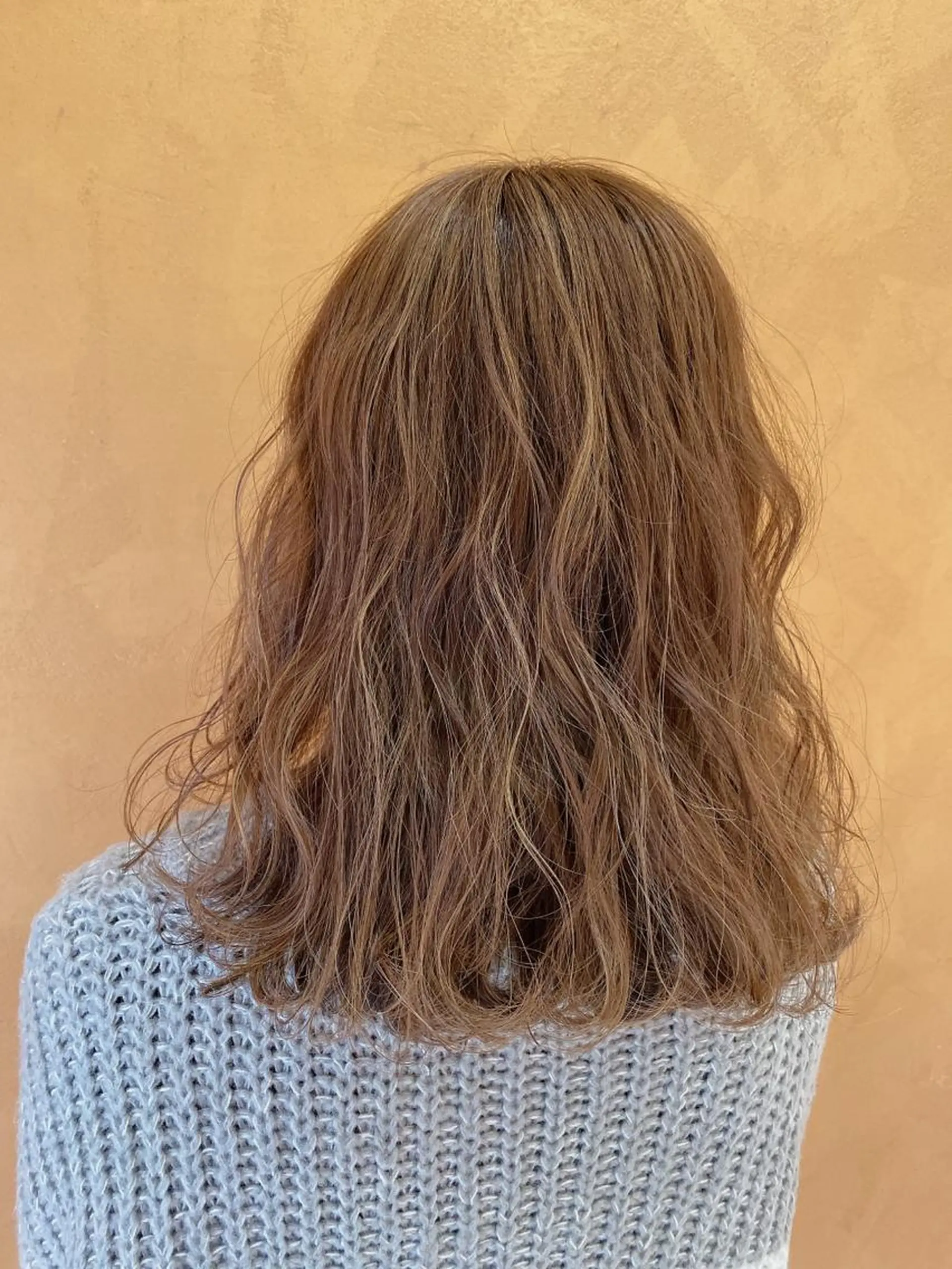 セミロング ヘアカラー 山口 明日花のヘアスタイル