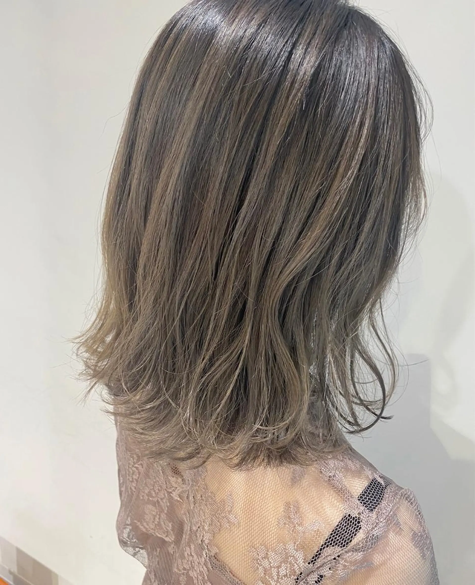 ショート カラー バレイヤージュ グレージュ レイヤーカット scene.池袋所属・scene. haraのヘアスタイル