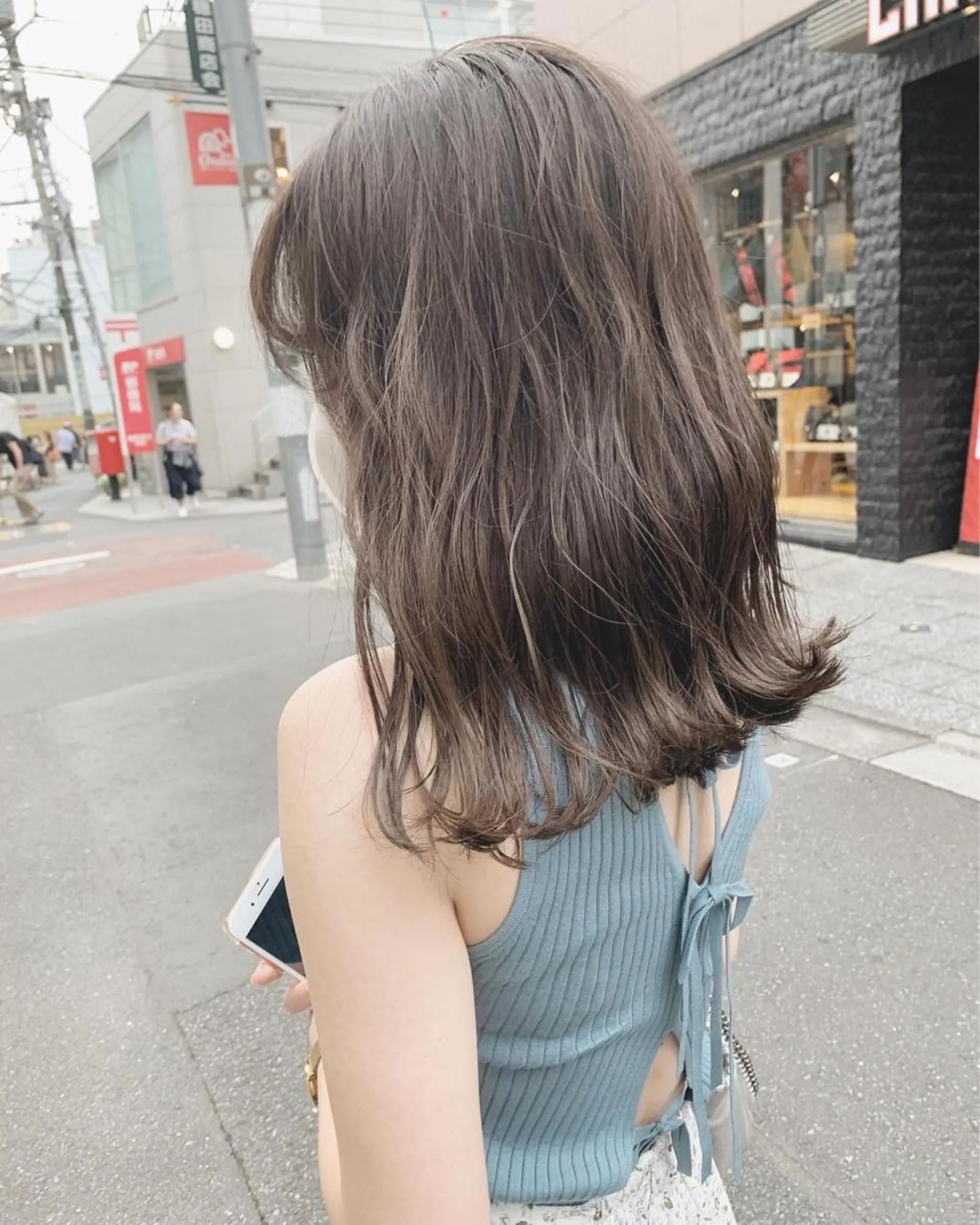 セミロング カラー カット ヘアカラー トリートメント ハイトーン&暗髪🔥 表参道二刀流マエダのヘアスタイル