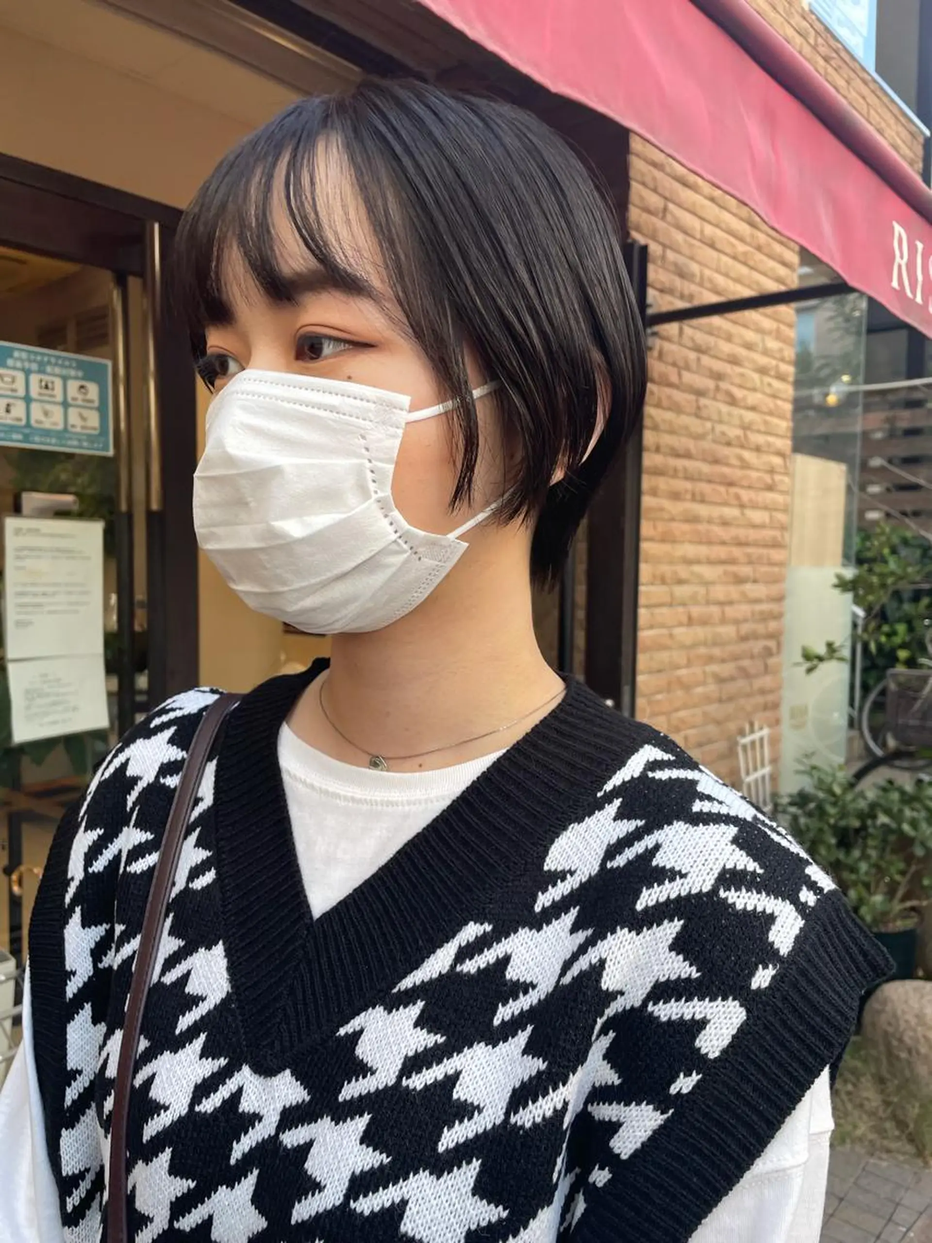 ショート レイヤーカット/ 透明感カラーmikuのヘアスタイル