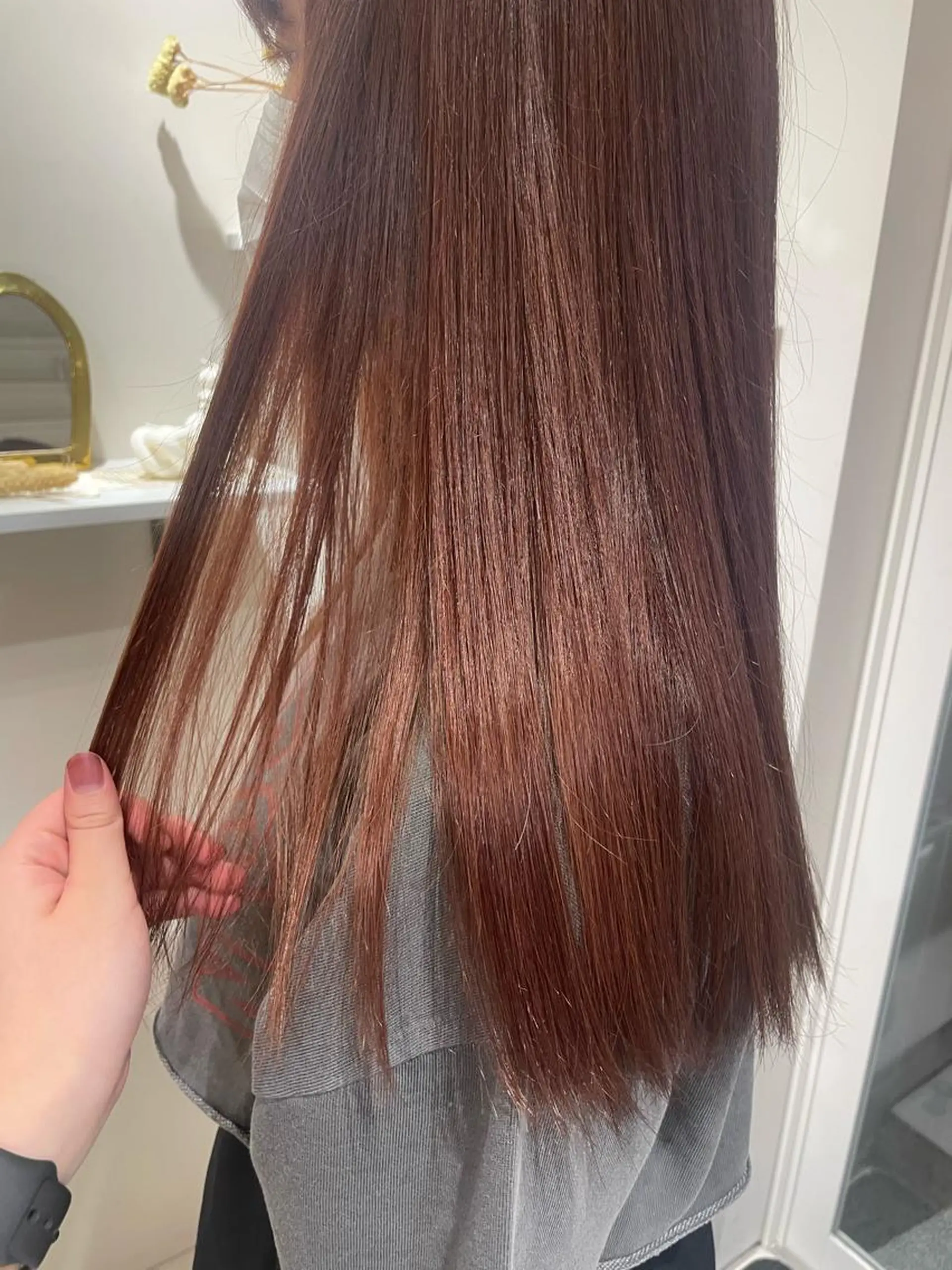 カラー 若月 あやかのヘアスタイル