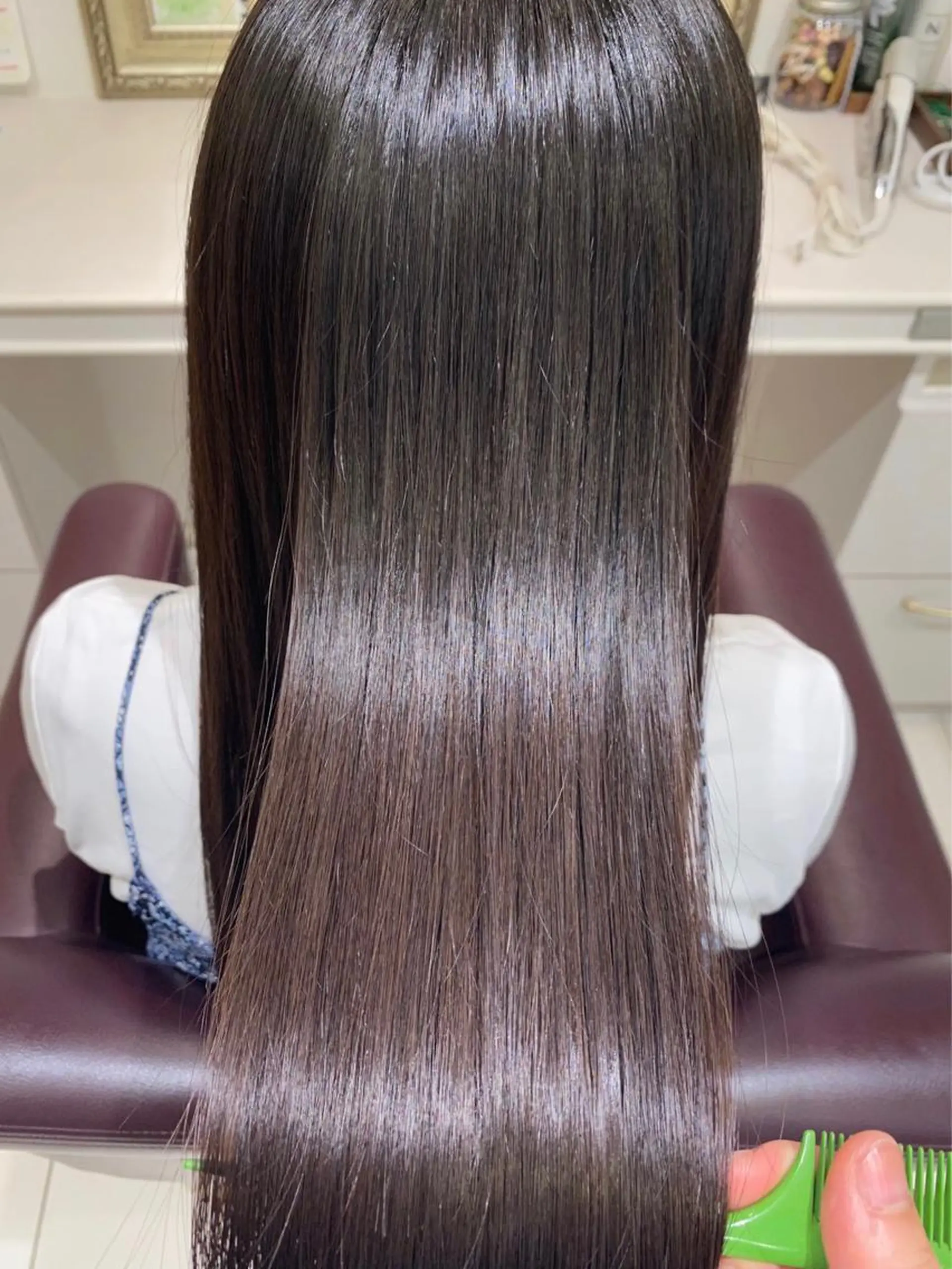 ロング パーマ 髪質改善 ストレートパーマ 仁科 友恵のヘアスタイル