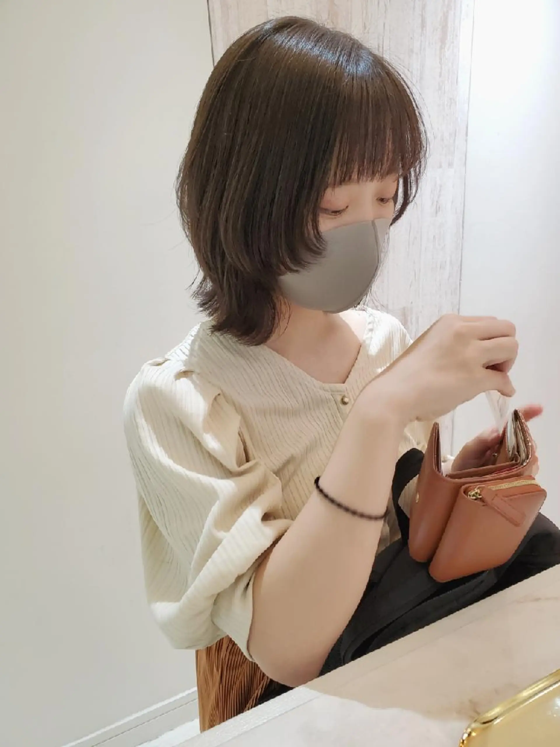 ミディアム カラー ウルフカット カット ヘアカラー トリートメント レイヤーカット/ ウルフカット/大橋 のヘアスタイル