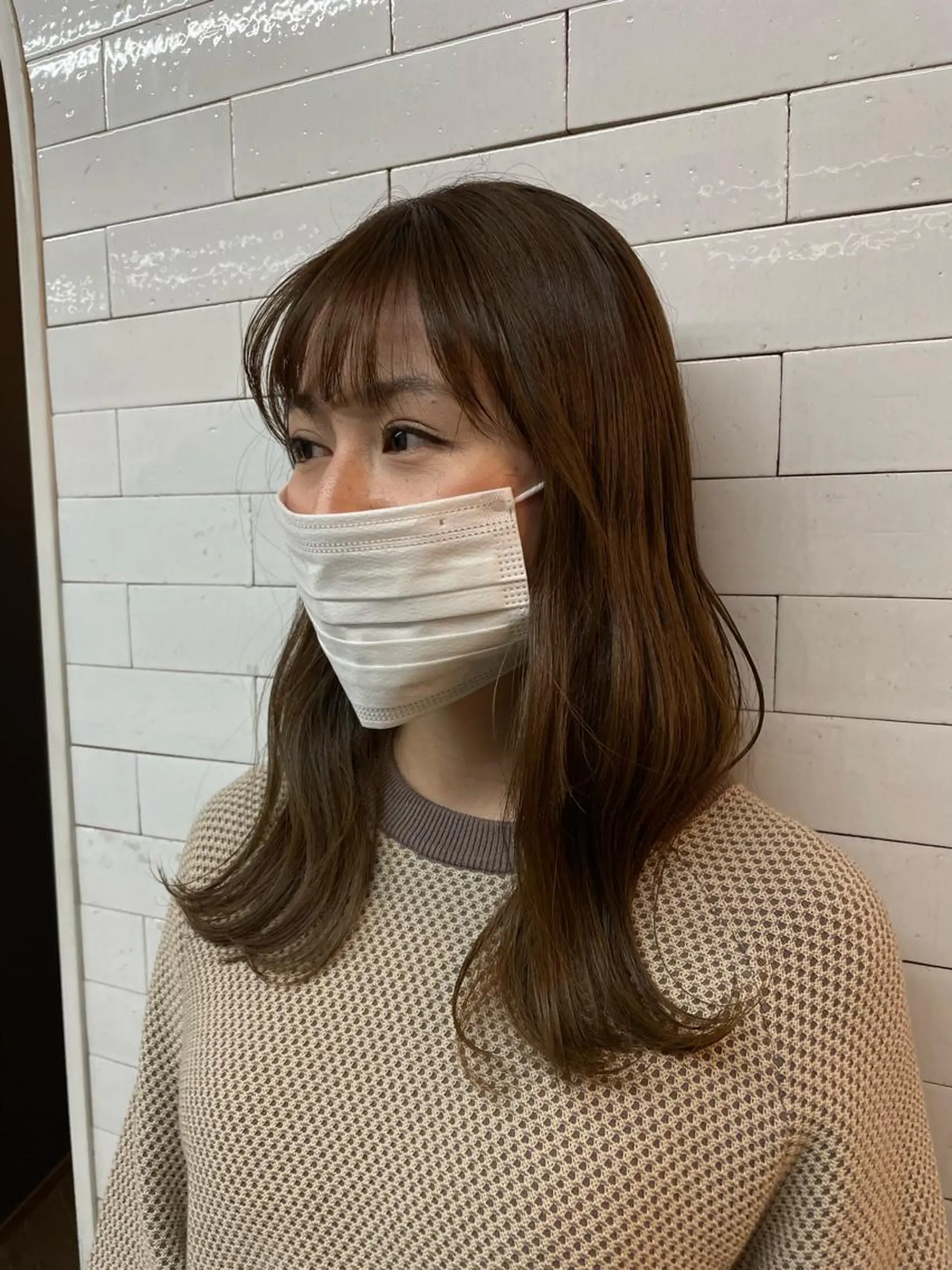 セミロング カラー ベージュカラー グレージュ 外ハネヘア カット ヘアカラー トリートメント やすだ しおりのエステ・リラクイメージ