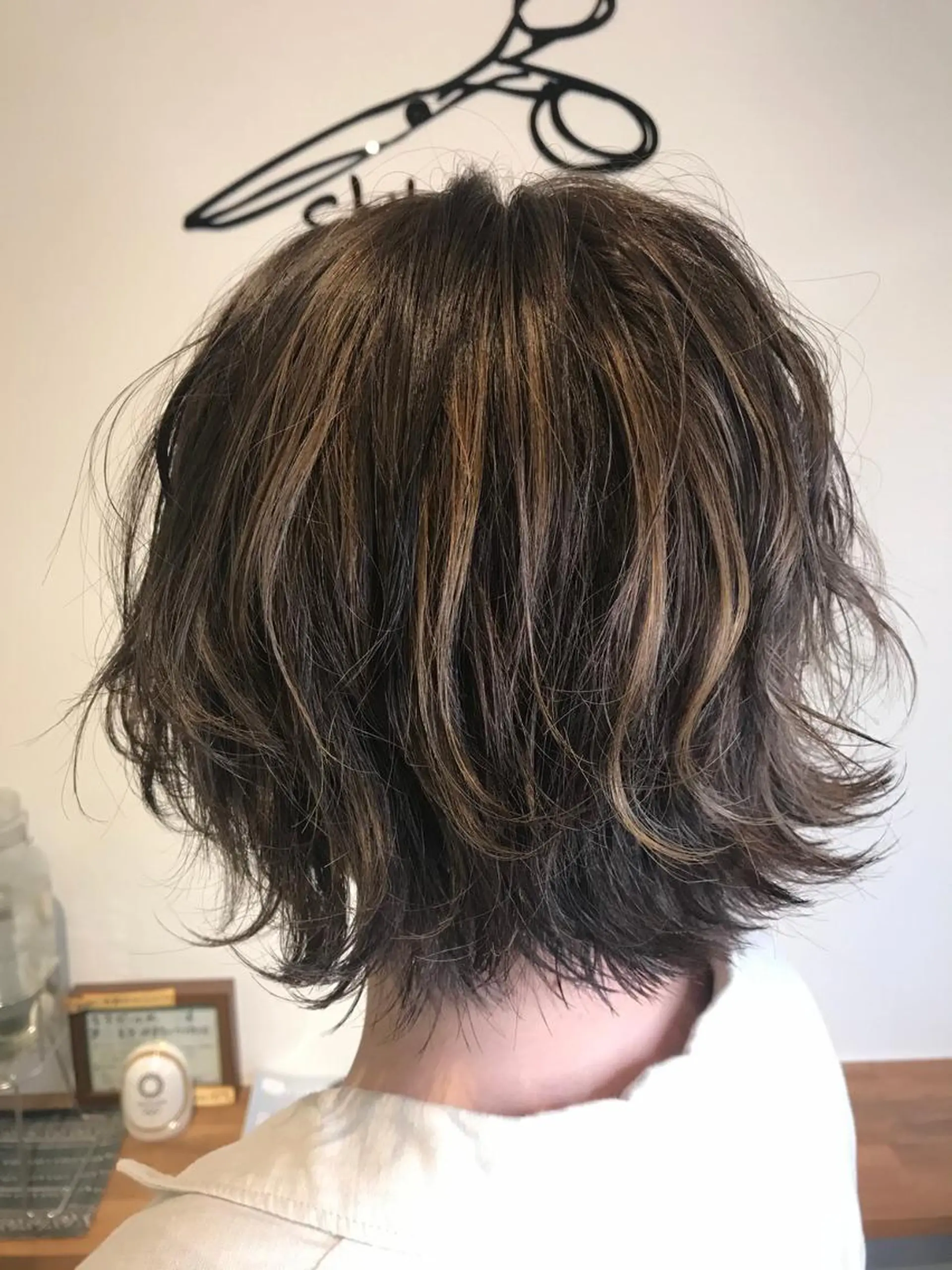 ミディアム カラー ハイライトカラー ハイライト chill out 南塚口本店のヘアスタイル