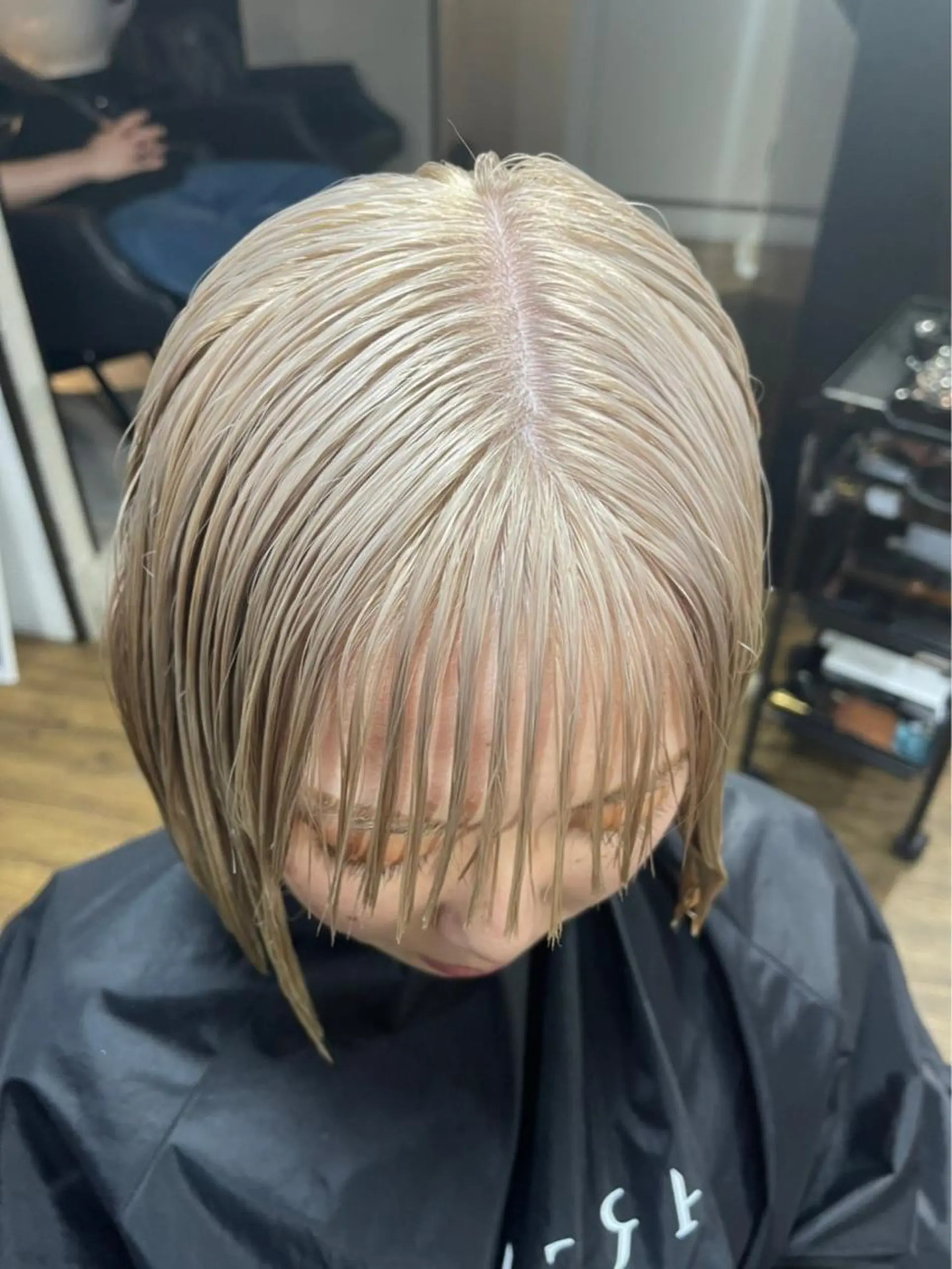 ショート カラー ブリーチ ケアブリーチ デザインカラー ダブルカラー イヤリングカラー ARCANAブリーチ レイヤーカット/原宿のヘアスタイル