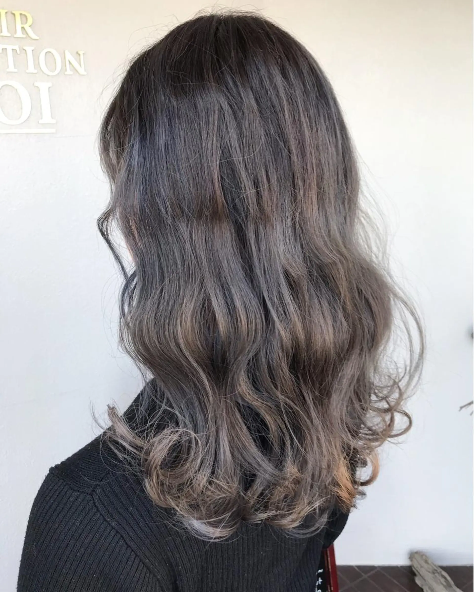 セミロング カラー グレージュ 大嶋 宏隆のヘアスタイル