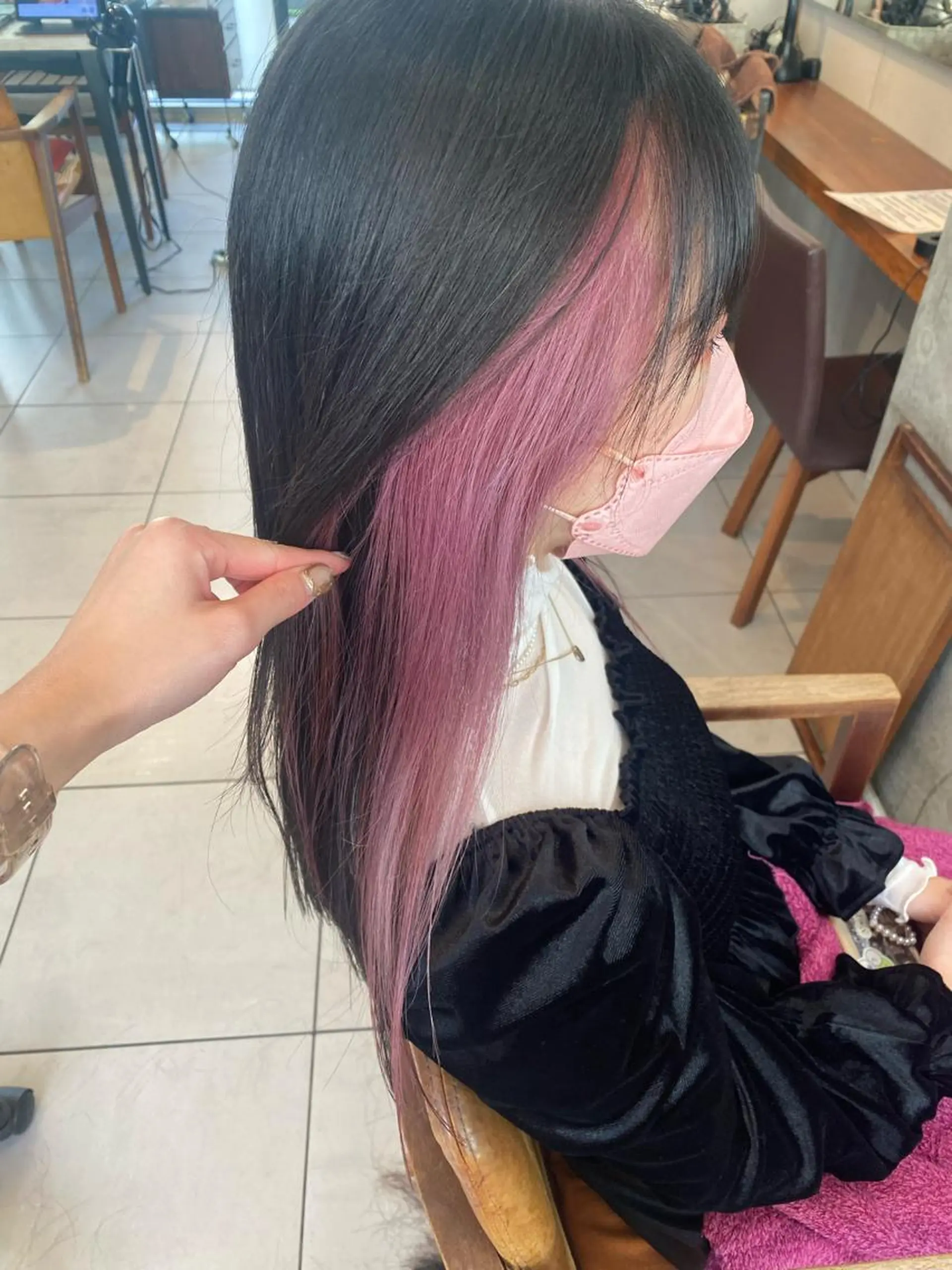 セミロング カラー ブリーチ インナーカラー ヘアカラー 艶カラー/耳つぼ/ 渡辺奈緒のその他イメージ