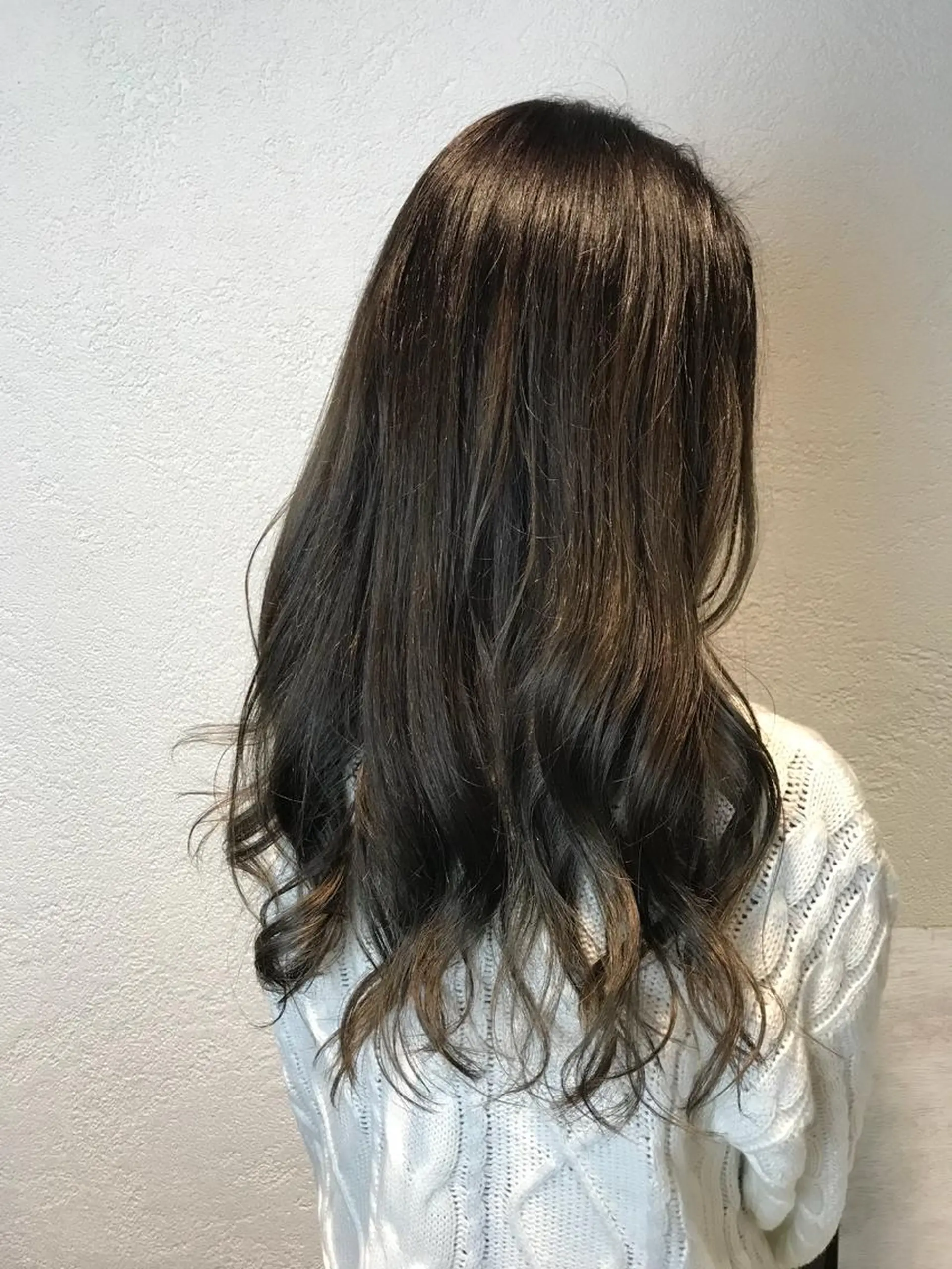 ロング カラー アッシュ アッシュグレー 透明感カラー ハイライトカラー ハイライト カット ヘアカラー トリートメント デザインカラー🌈 高木リョウのヘアスタイル