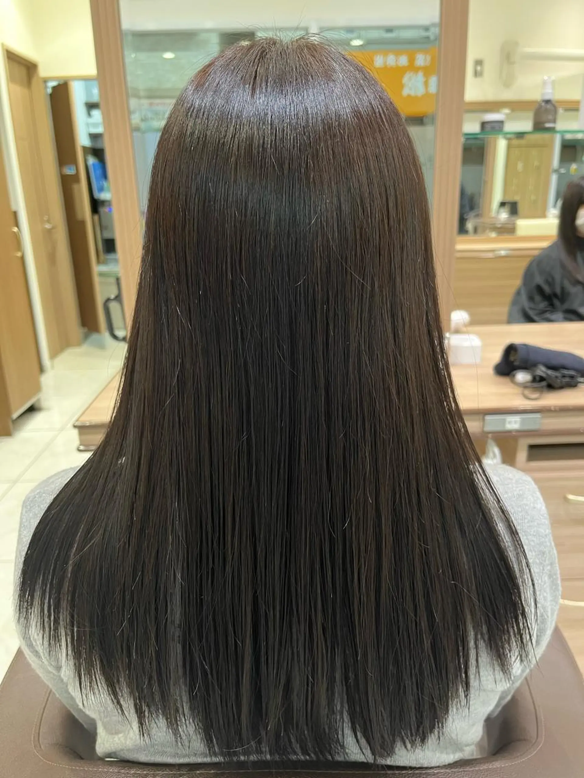 カラー ブラウンカラー 伊佐 愛のヘアスタイル