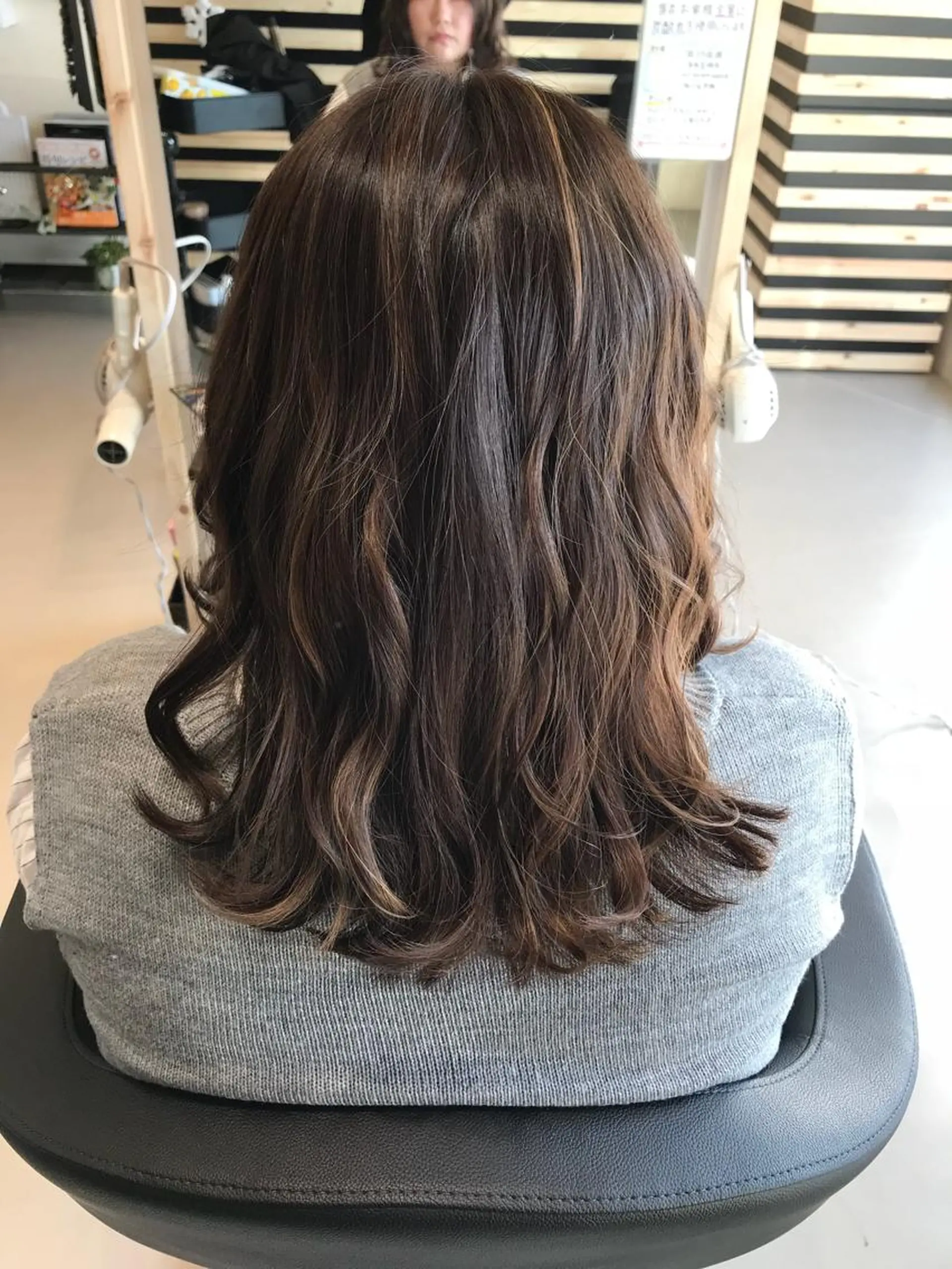 ミディアム カラー 透明感カラー ハイライトカラー ハイライト 大久保 隆蔵のヘアスタイル