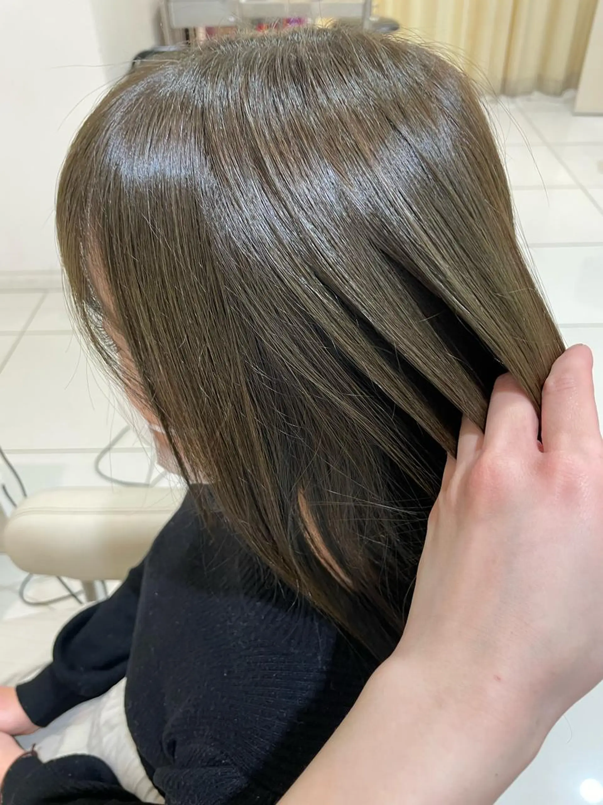 ロング カラー イルミナカラー オリーブカラー JERICHO HAIR所属・ユ カの眉毛・アイブロウイメージ