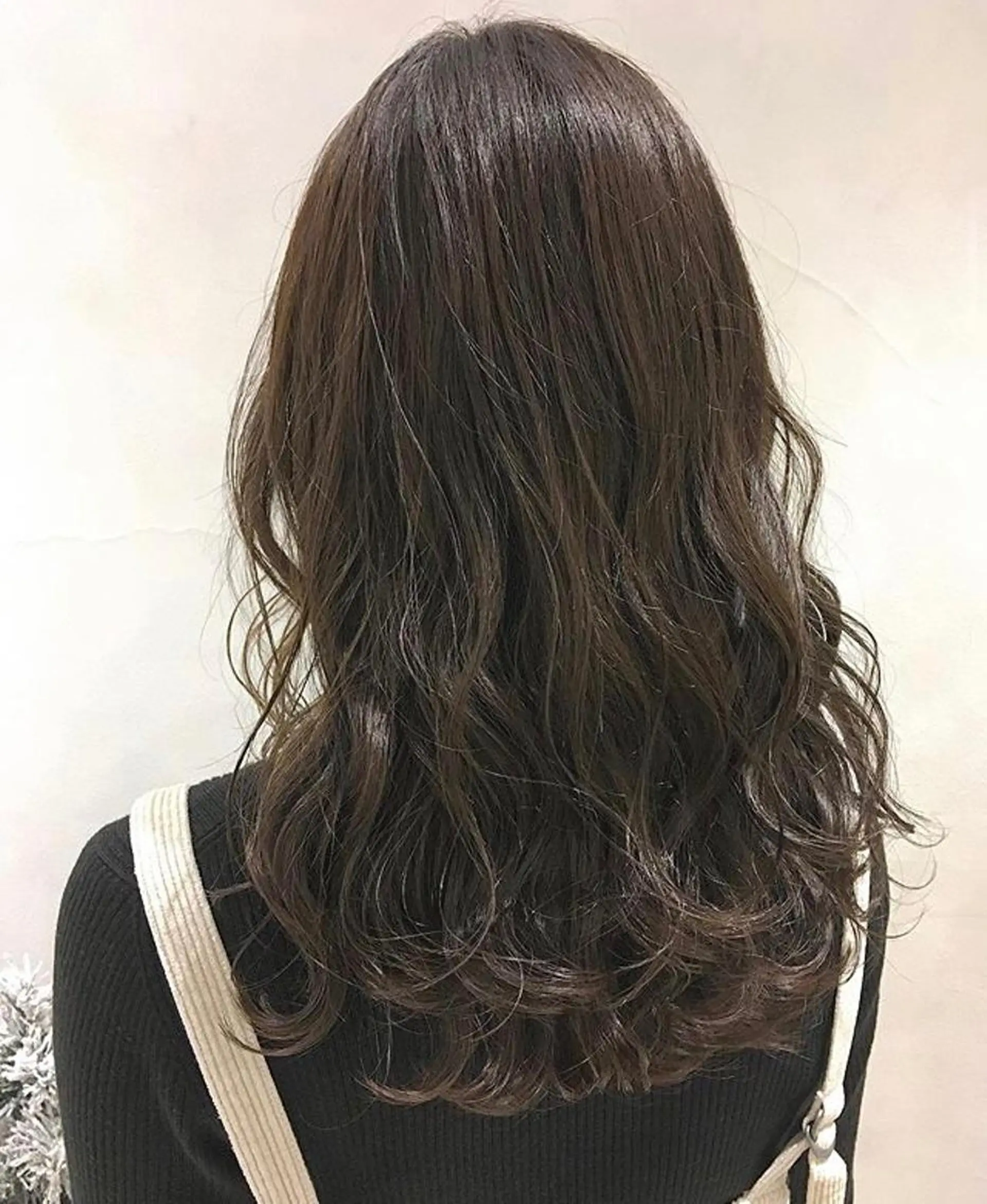 ロング カラー ヘアアレンジ アッシュ ブリーチ グレージュ ハイトーンカラー ブリーチなしカラー エグチ アキラのヘアスタイル