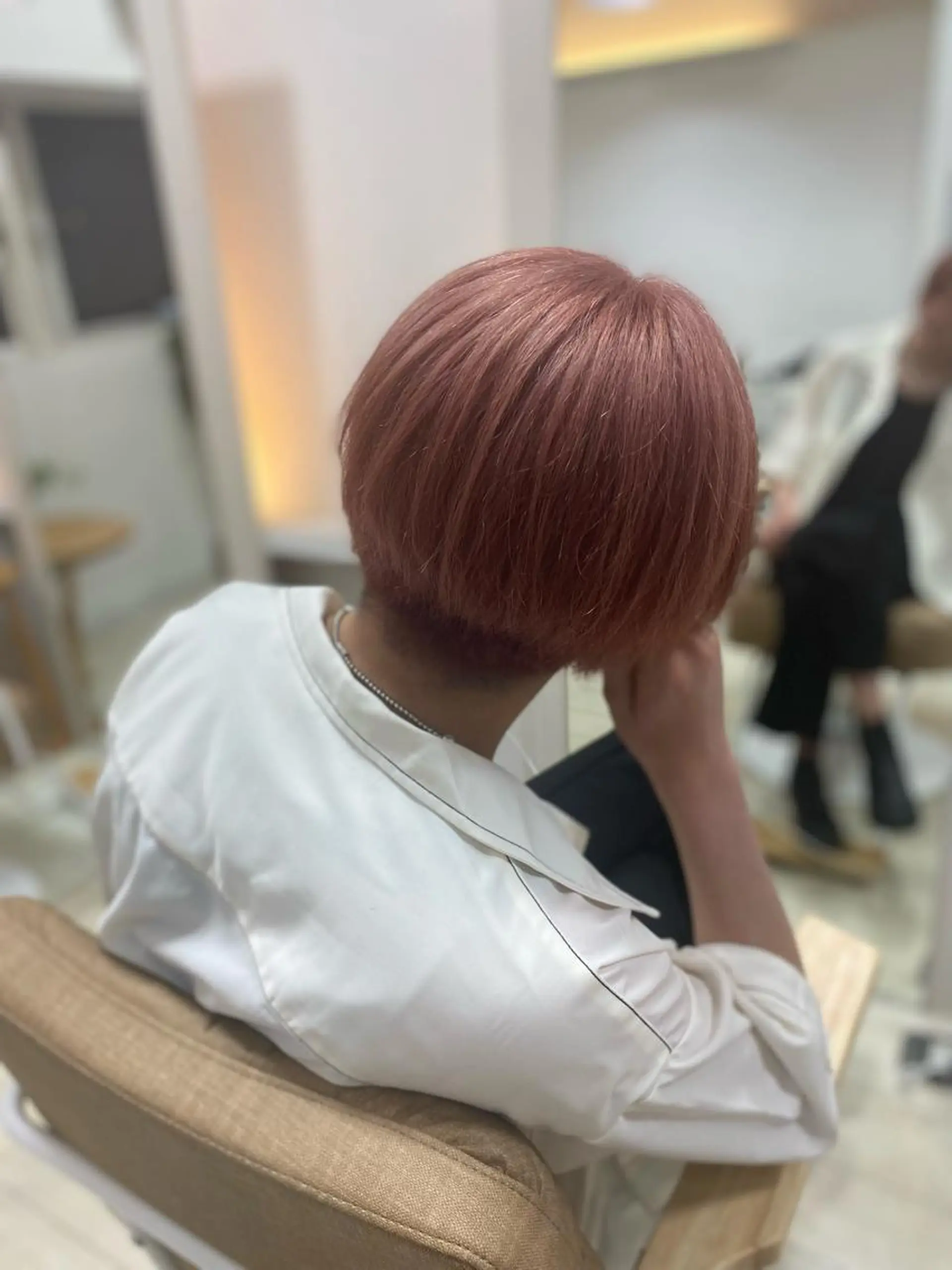 ミディアム カラー パーマ ヘアアレンジ メンズ キッズ ネイル マツエク・マツパ アイブロウ ヘアカラー トリートメント ブリーチ特化型✂️ ハイトーンカラー👨のヘアスタイル