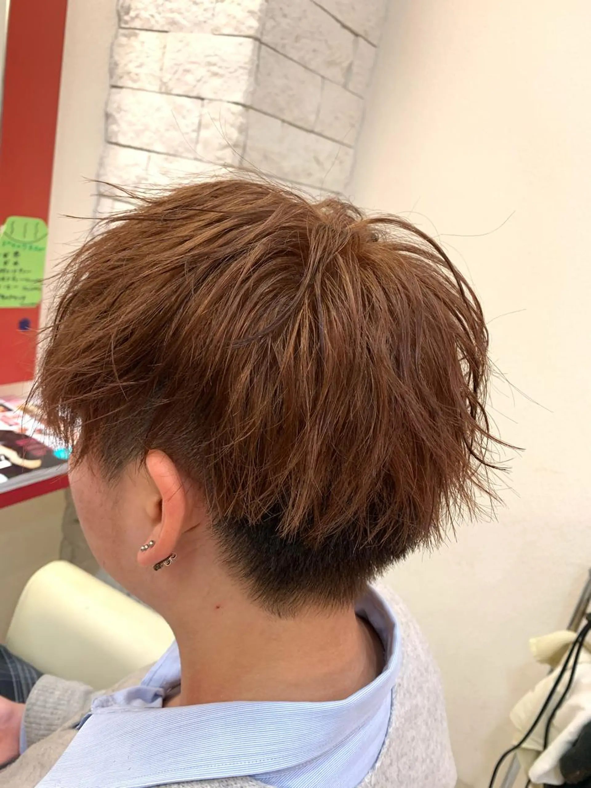 ショート カラー ヘアアレンジ ベージュカラー 今村公介 ブリーチ特化、派手髪のヘアスタイル