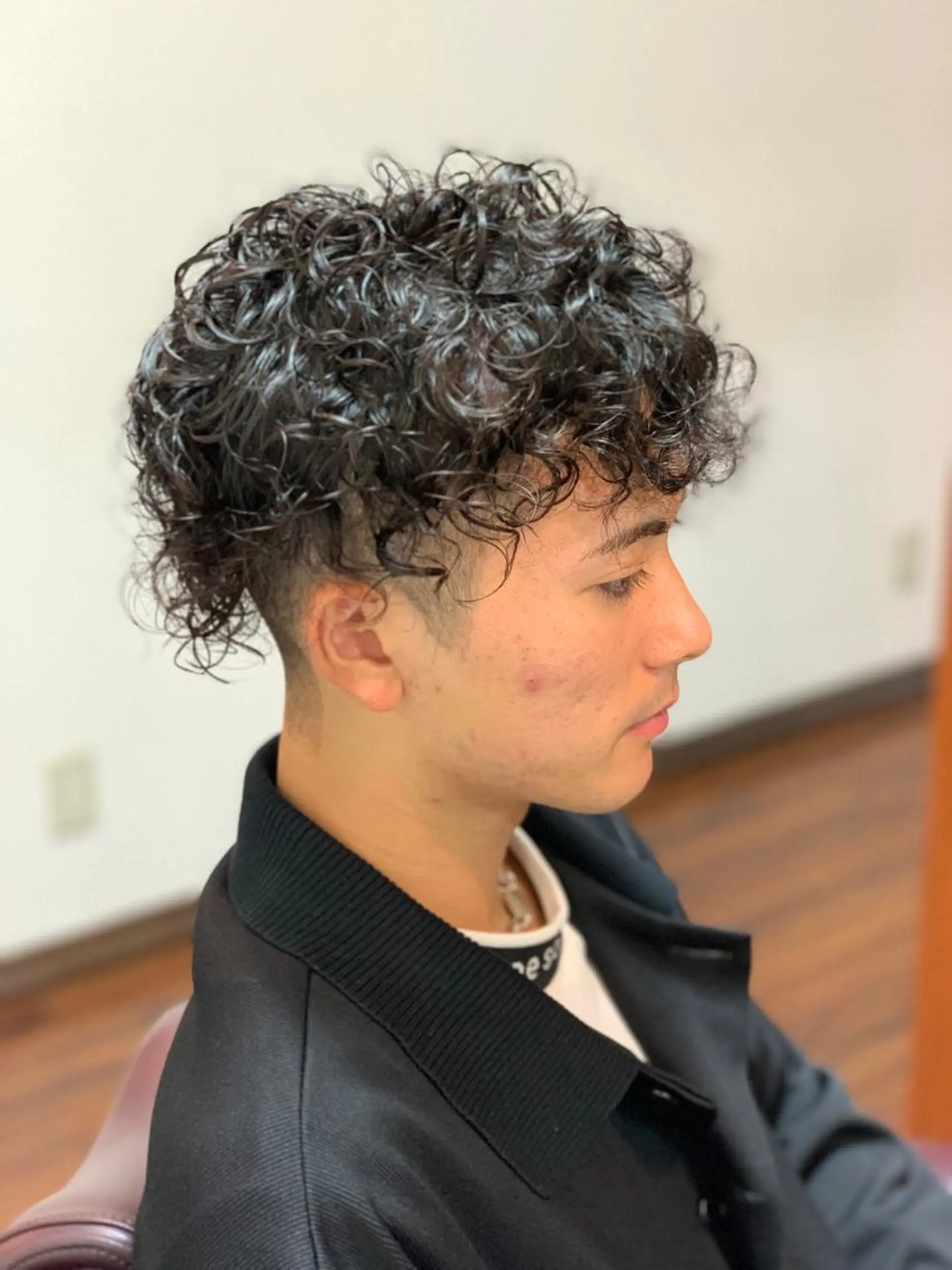 ミディアム パーマ メンズ 牧野 滉平のヘアスタイル
