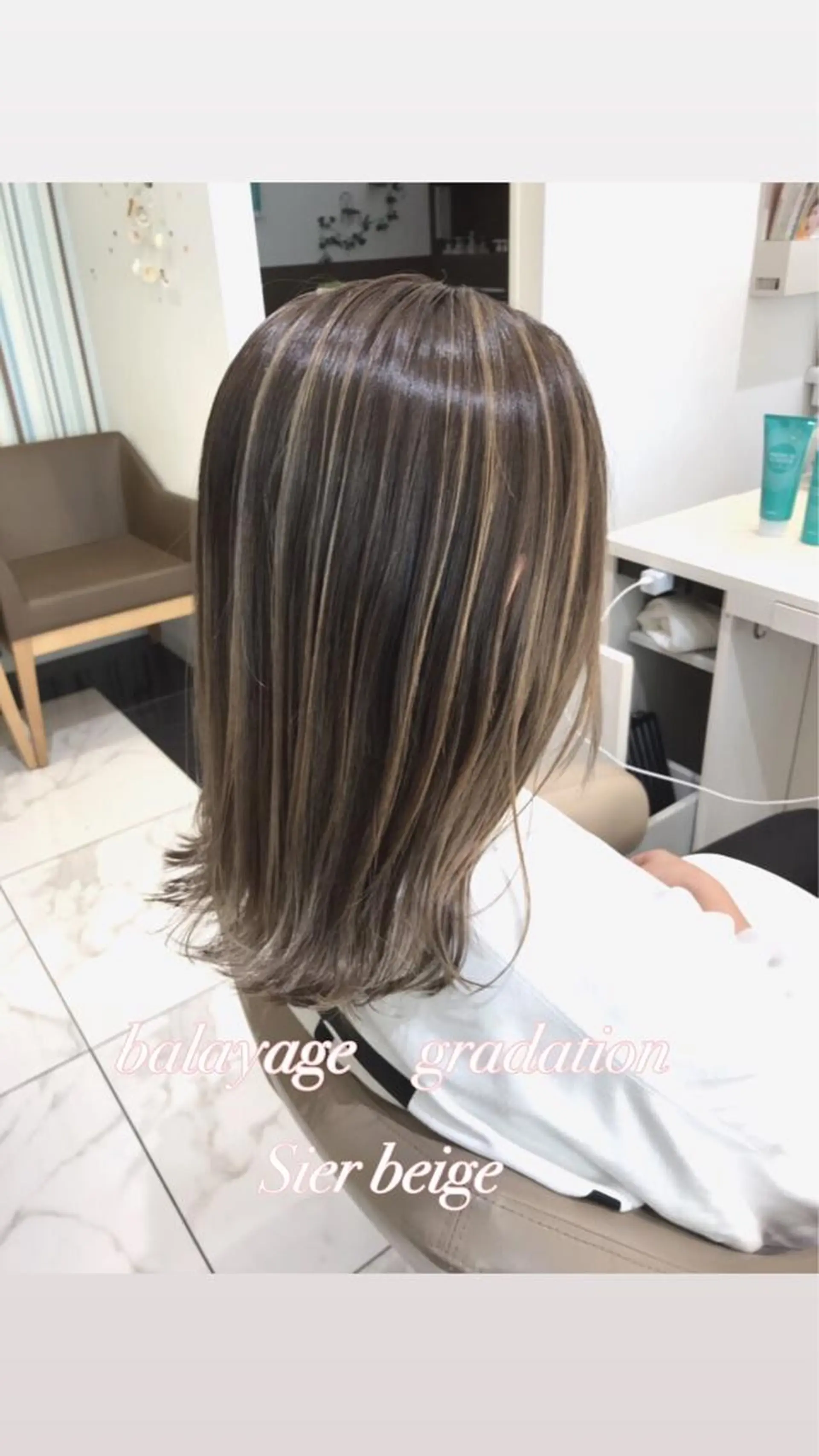 ミディアム カラー バレイヤージュ ベージュカラー グラデーションカラー レイヤーカット カット ヘアカラー 山崎俊輔/髪質改善 /バレイヤージュのヘアスタイル