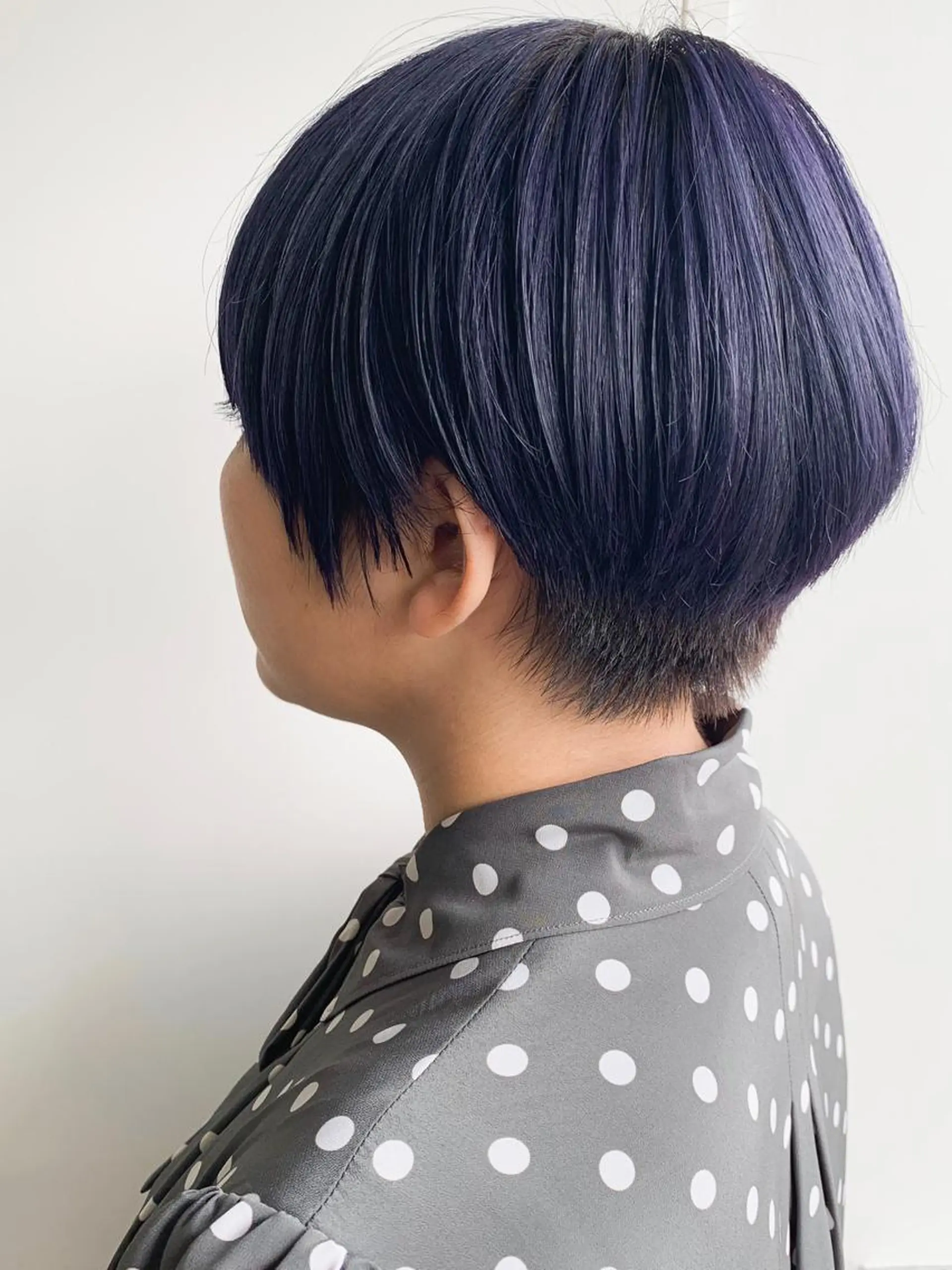 ショート nuu所属・💜ショート💜 ウルフ、ボブ二色亜美のヘアスタイル