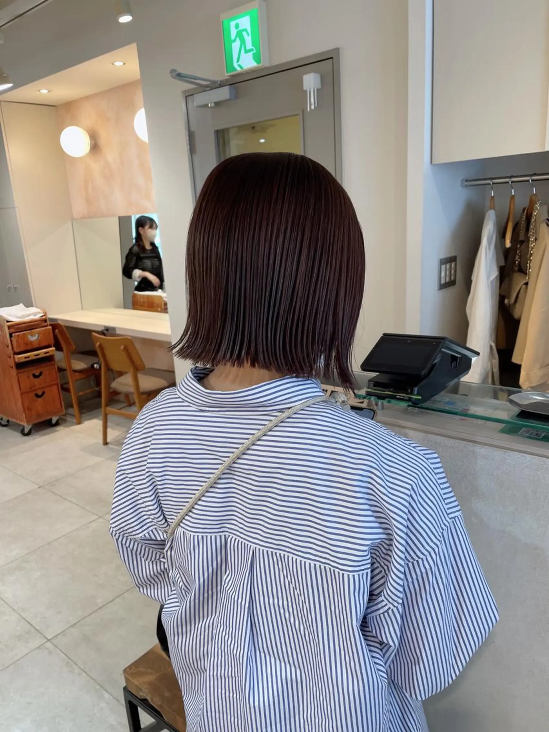 ミディアム カラー 切りっぱなしボブ ブラウンカラー ラベンダーカラー ラベンダーブラウン ボブ カット ヘアカラー トリートメント 切りっぱなしボブ ソノキユウカのヘアスタイル