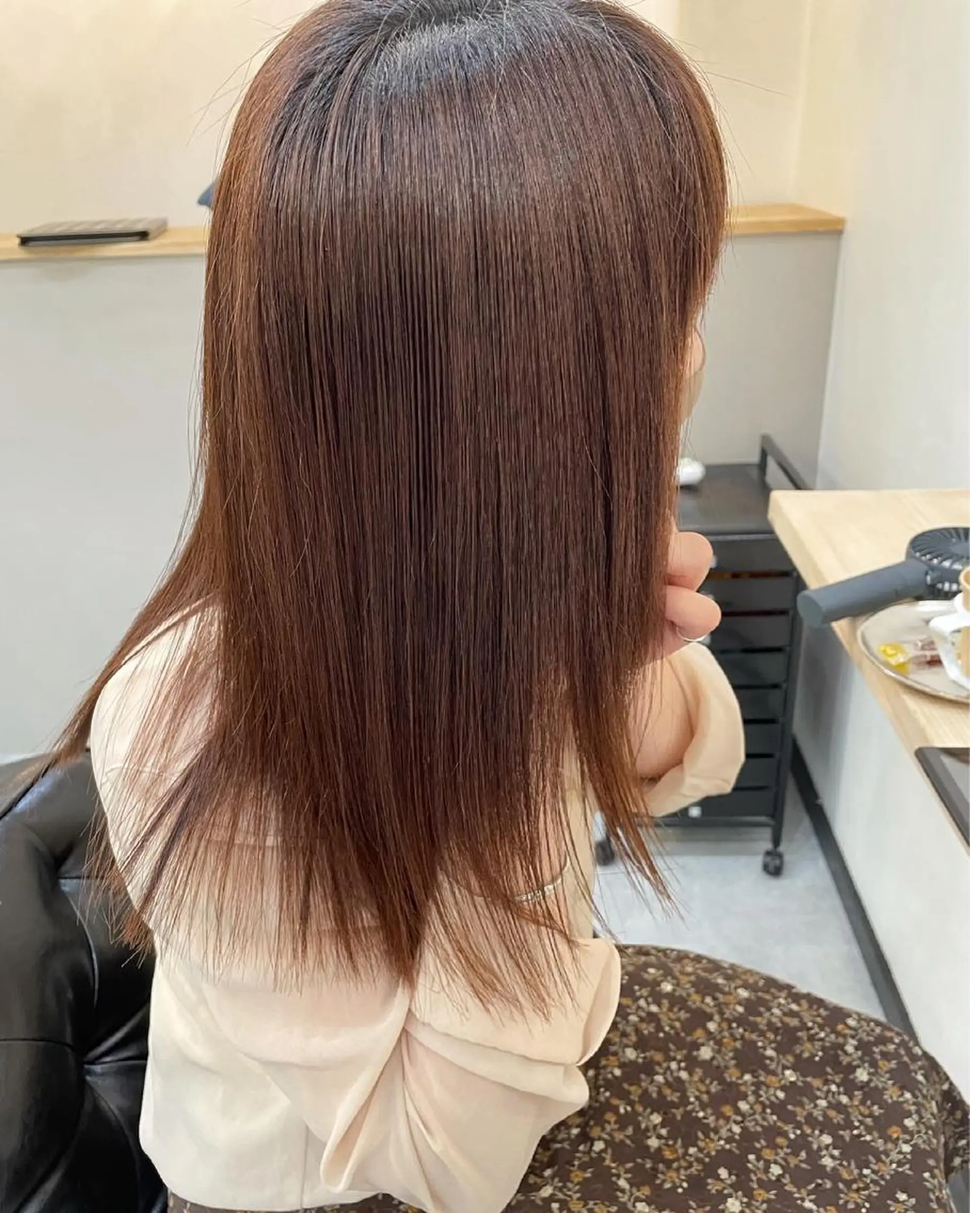 セミロング パーマ 高梨 菜々のヘアスタイル