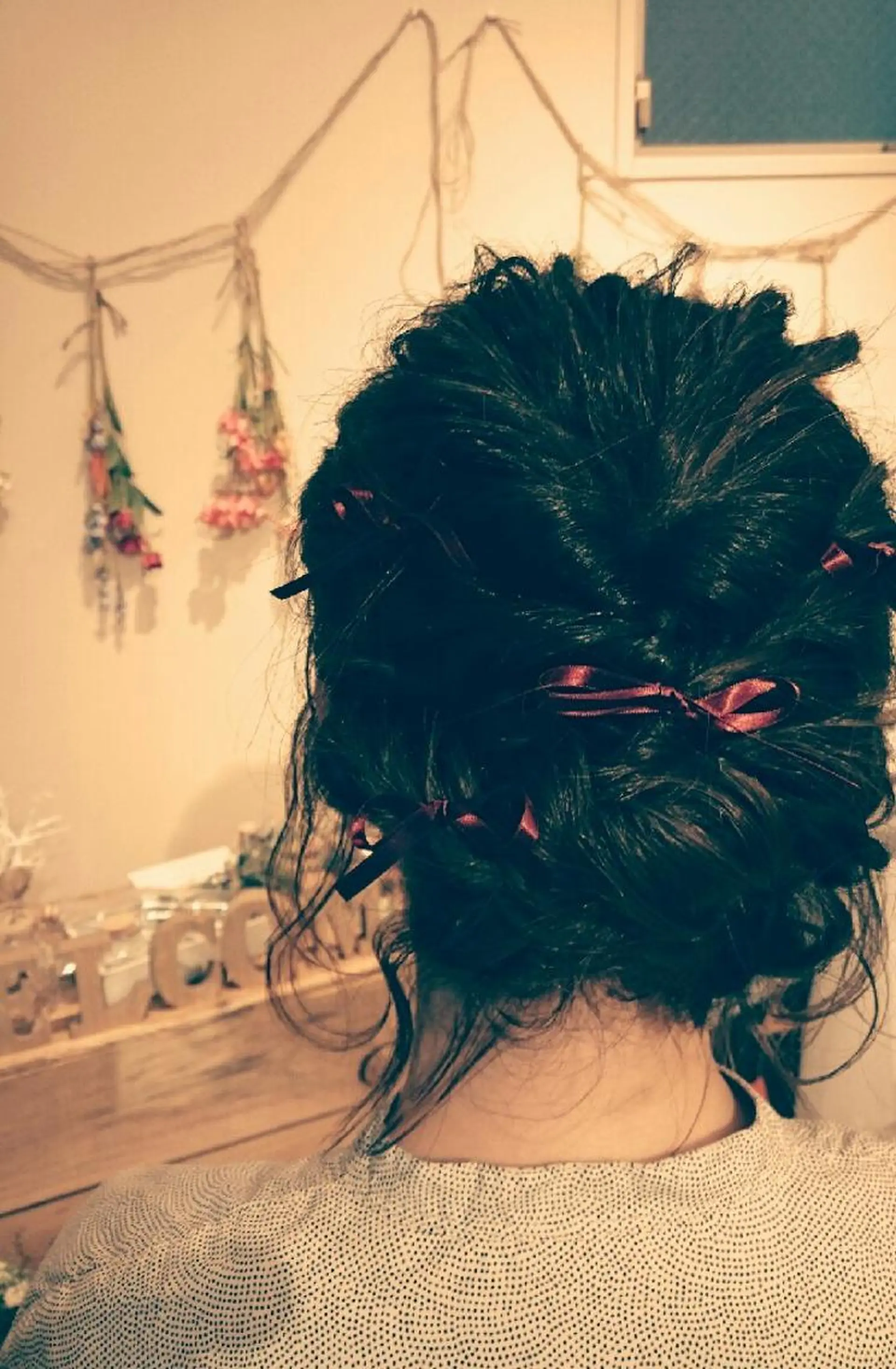 ヘアアレンジ ミディアム ボブ おくれ毛 ヘアセット/髪質改善 /カラー/TADOのヘアスタイル