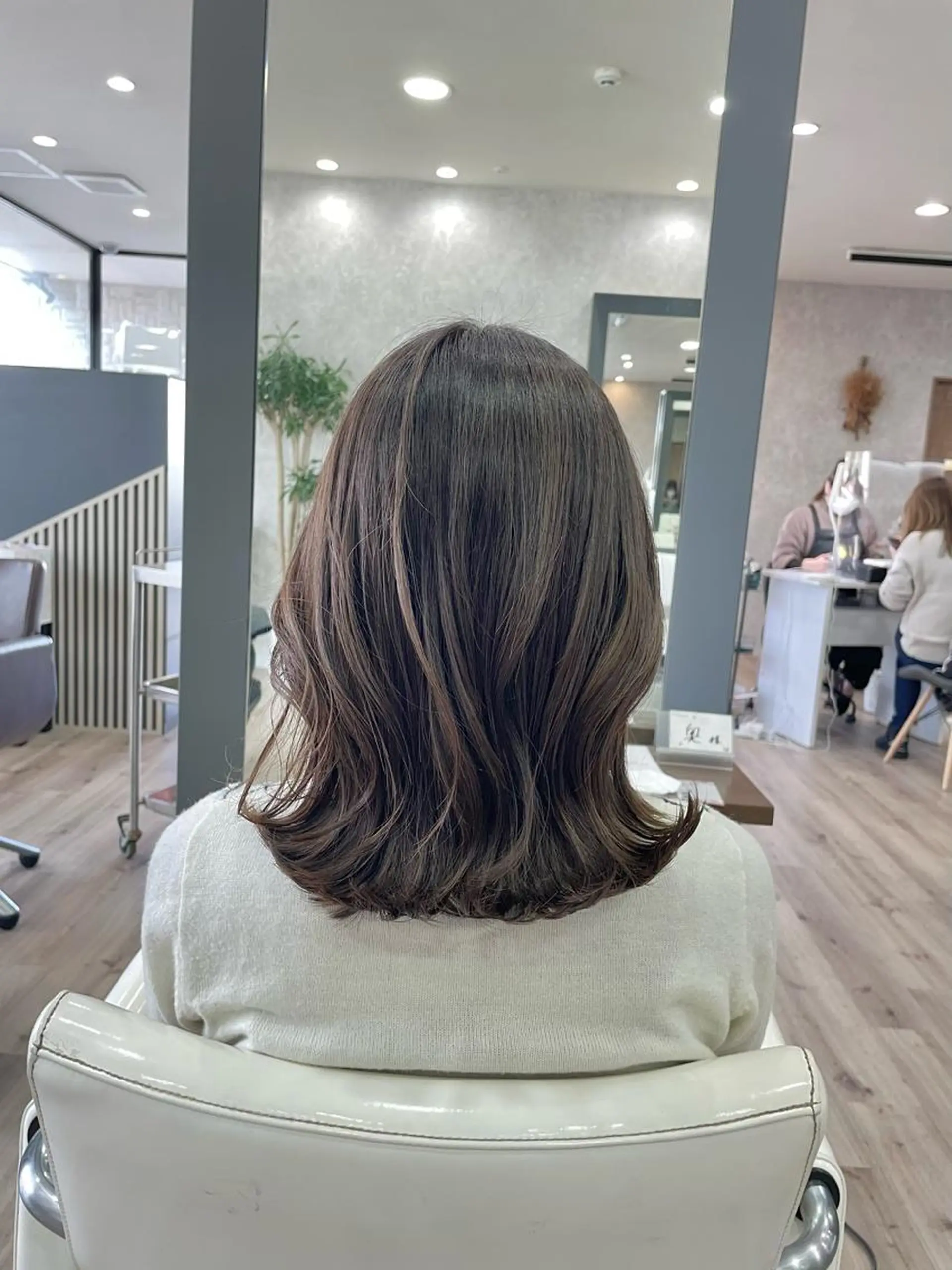 セミロング カラー ベージュカラー 透明感カラー ハイライトカラー ハイライト たなか りなのヘアスタイル