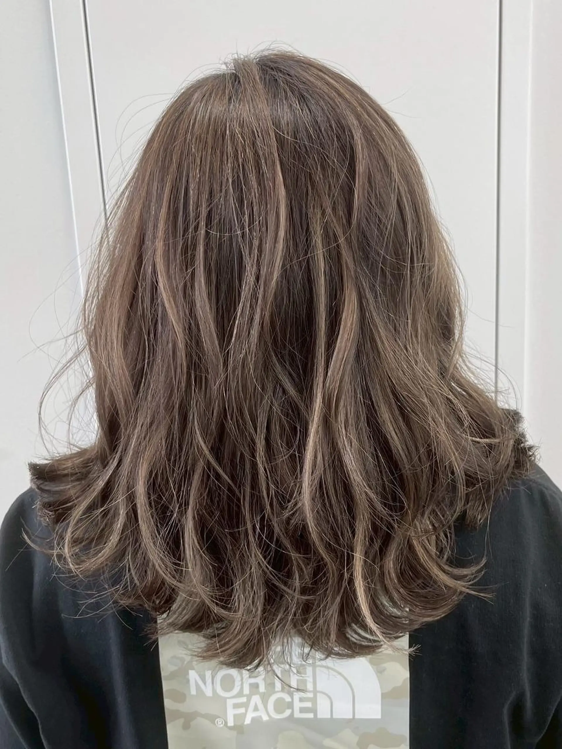 セミロング カラー アディクシーカラー アッシュ ブルーカラー ダークアッシュ グレージュ 【公式】amble luxe 中野のヘアスタイル