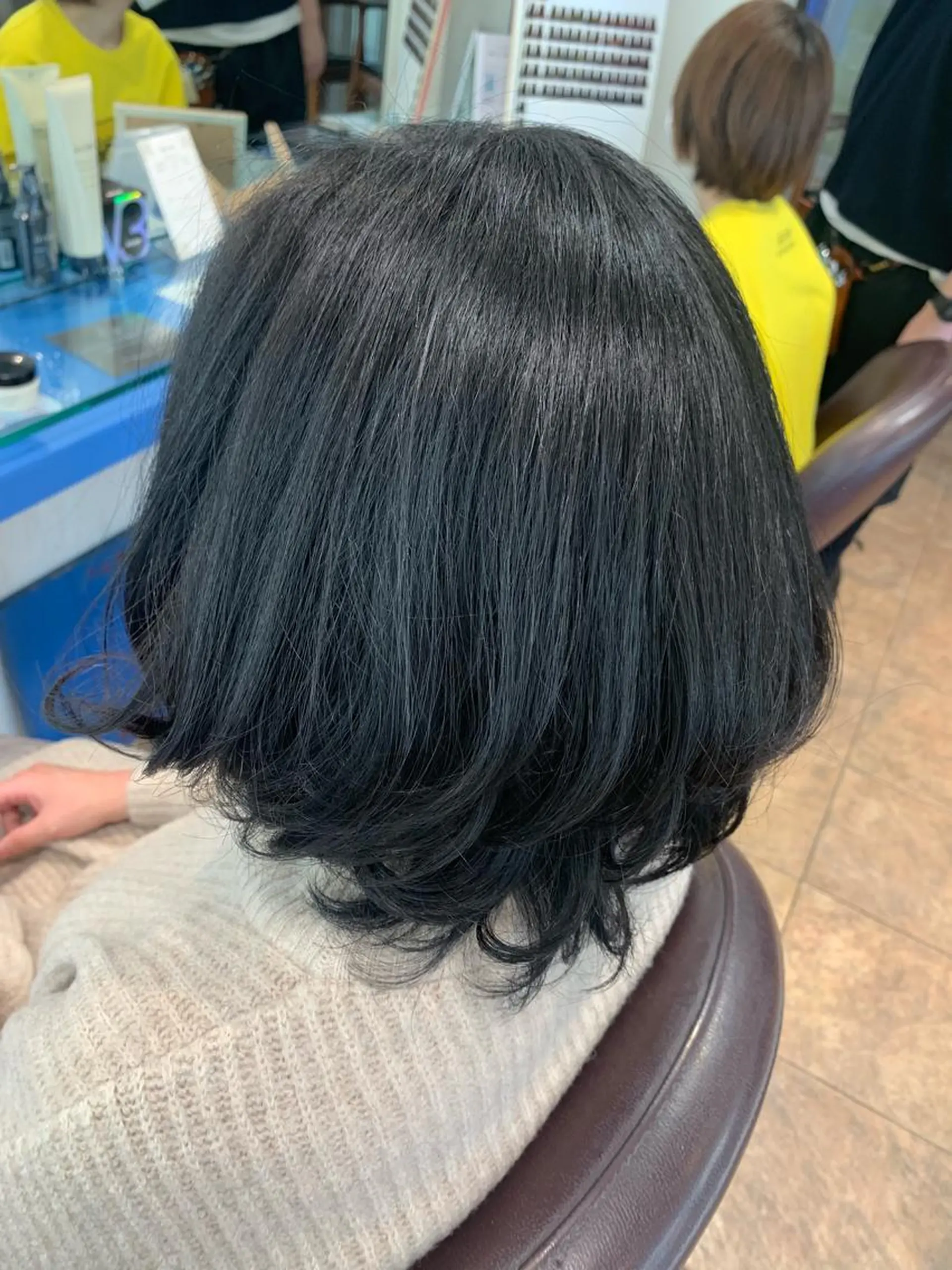 ミディアム 嶋村 望美のヘアスタイル