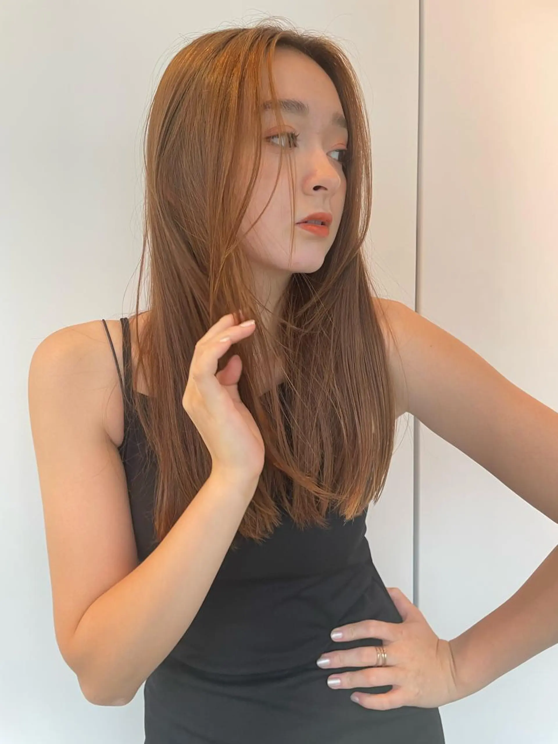 セミロング レイヤーカット KURO/韓国ヘア /レイヤーカットのヘアスタイル