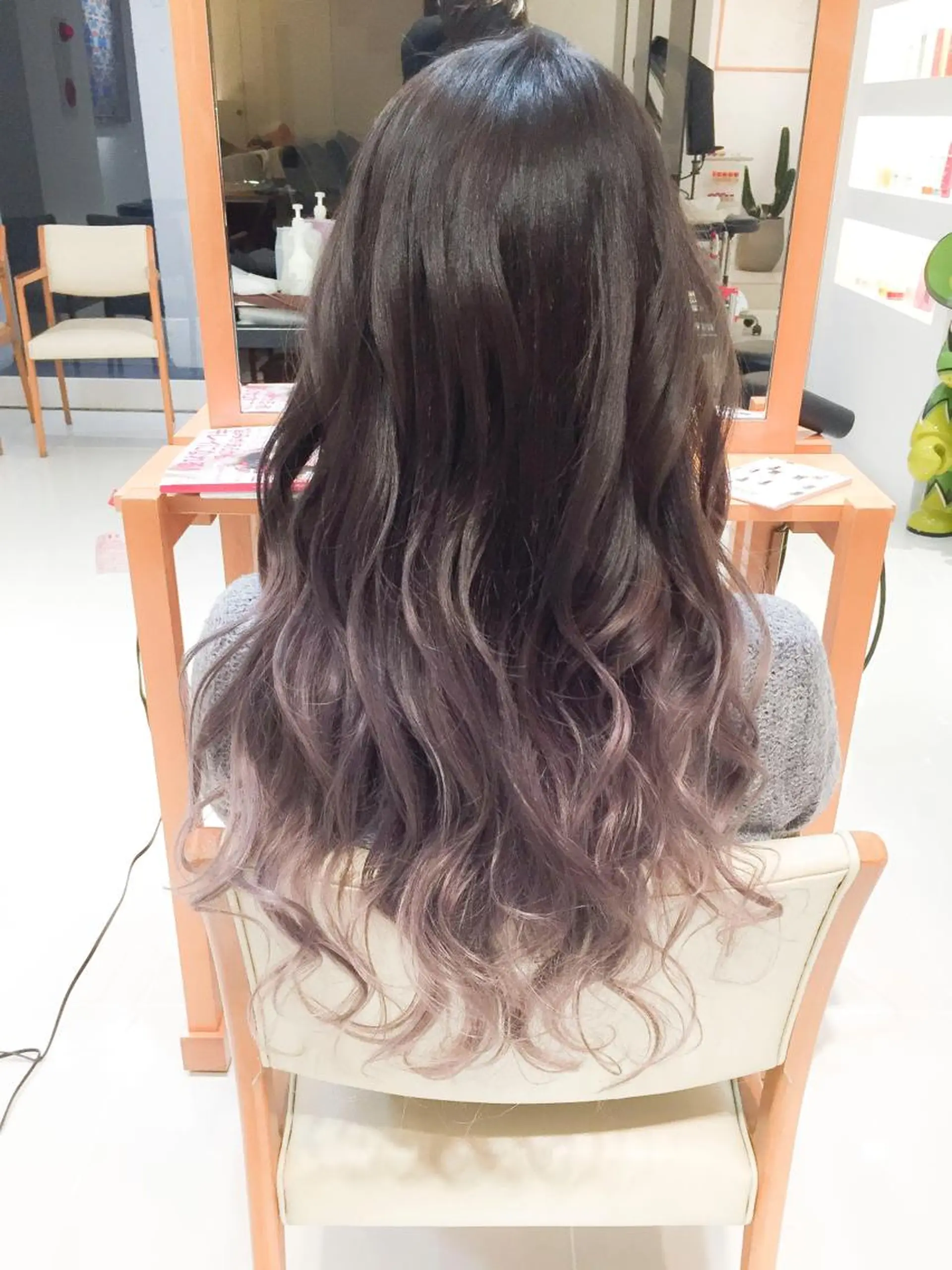 ロング カラー アッシュ グラデーションカラー ラベンダーカラー ラベンダーアッシュ モテ髪透明感❤️ デイズヘアカラーのヘアスタイル
