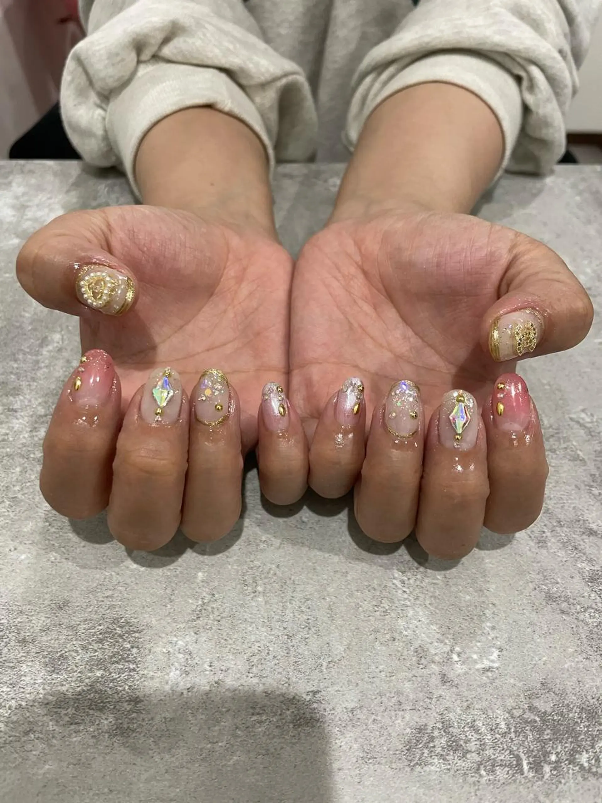 ネイル 持ち込み Raviliss ♡のネイルデザイン