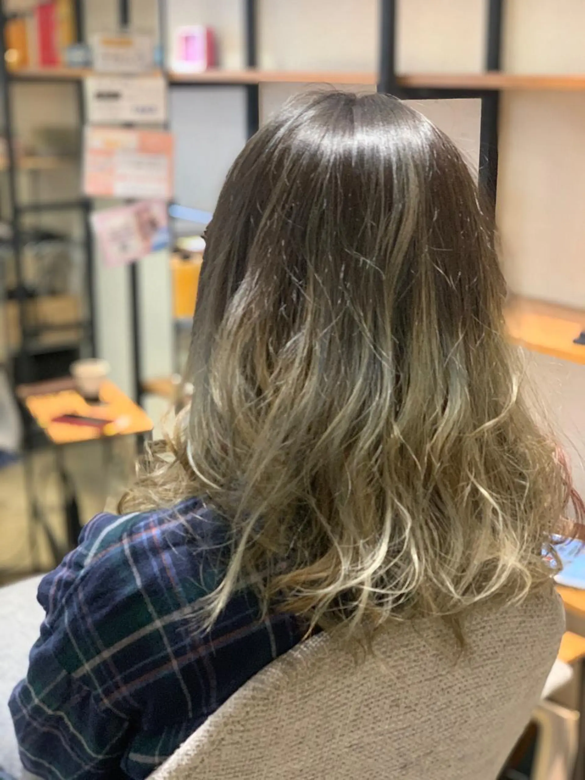 ロング カラー ハイライト✨髪質改善 TAKAさんです😊のヘアスタイル