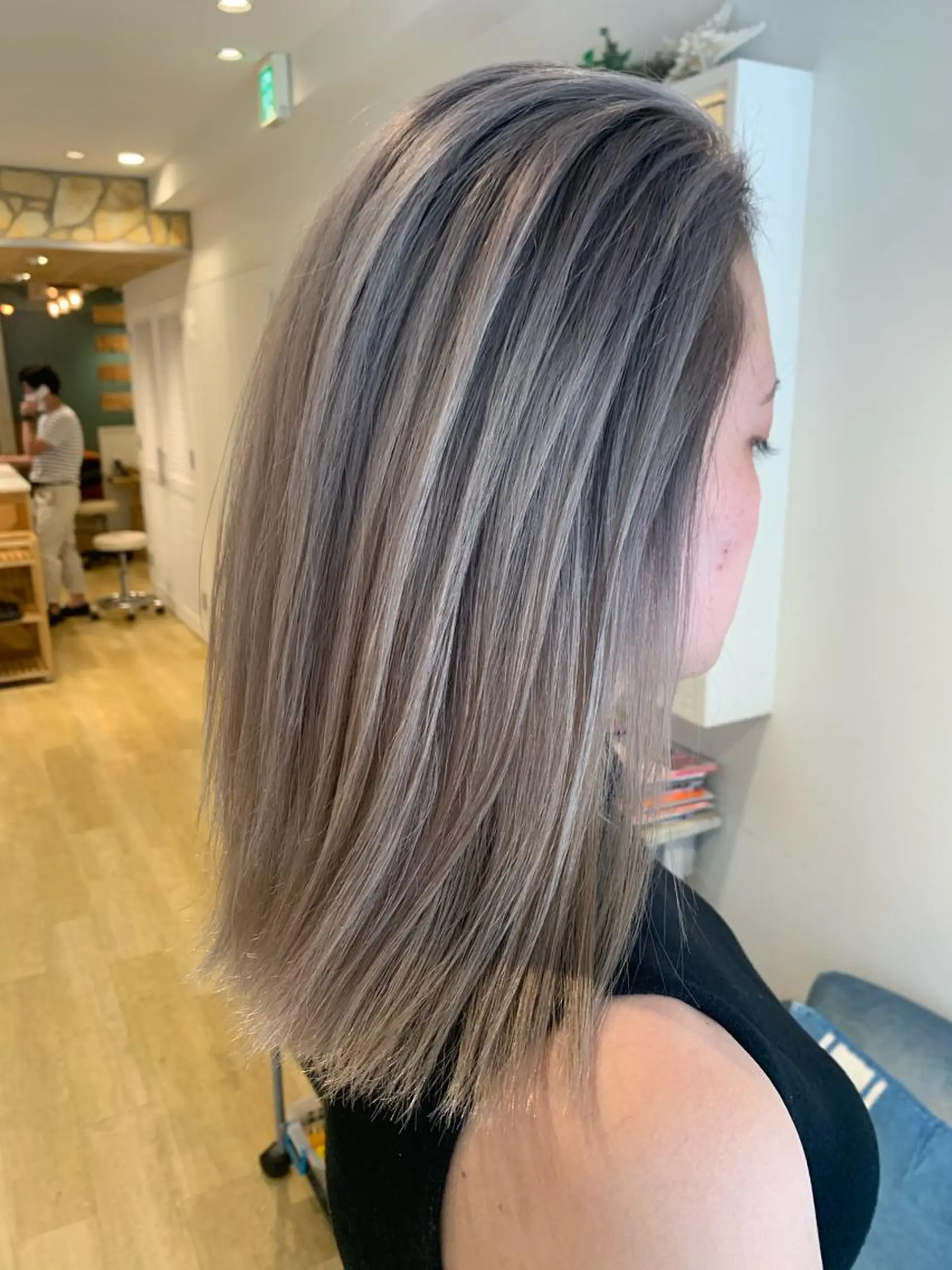 セミロング ヘアカラー トリートメント 渋谷ハイトーン/ デザインカラー阿部のヘアスタイル