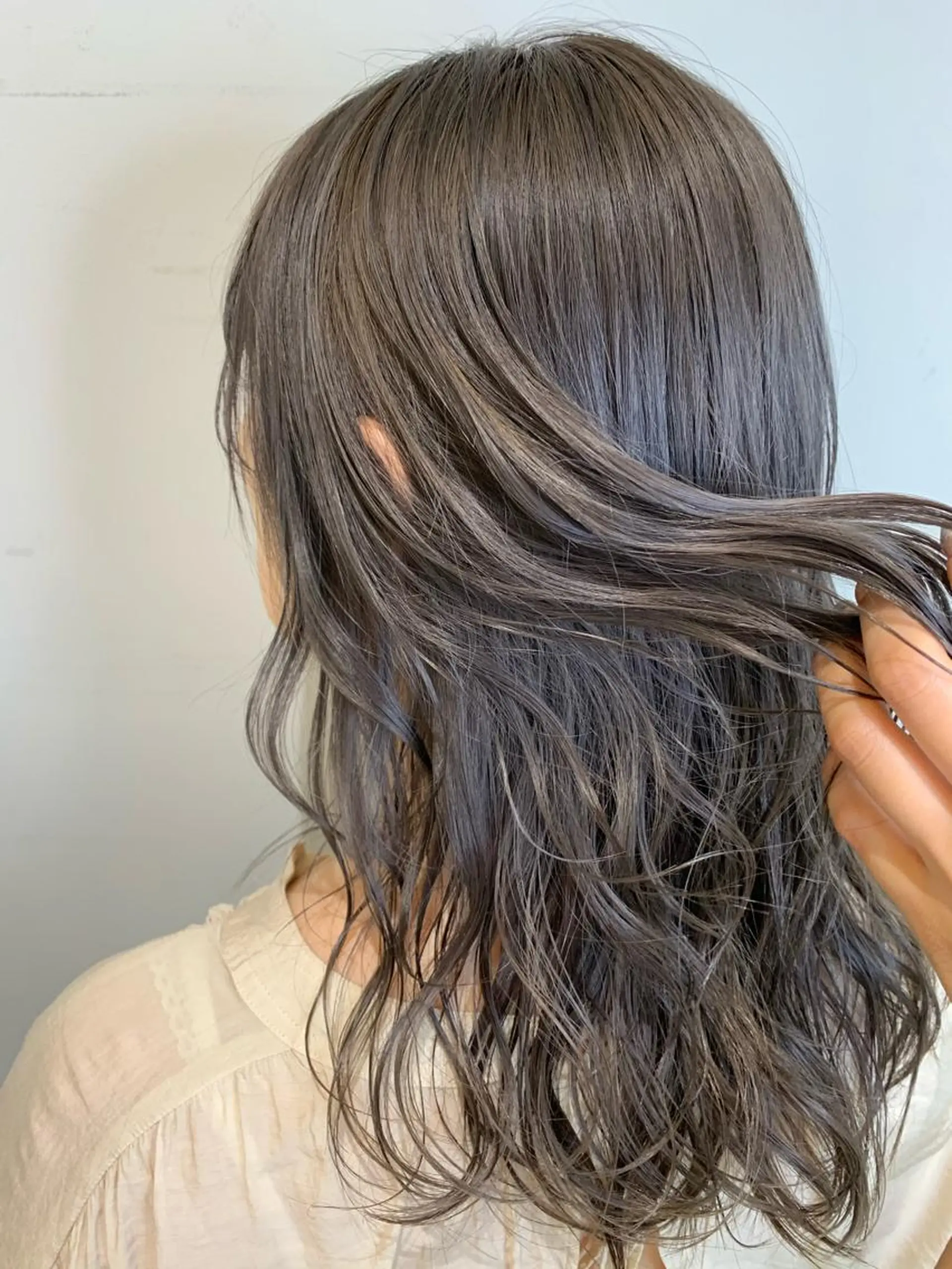 ミディアム カラー グレージュ ヘアカラー トリートメント 🦖鶴岡香純🦖 産休中のヘアスタイル