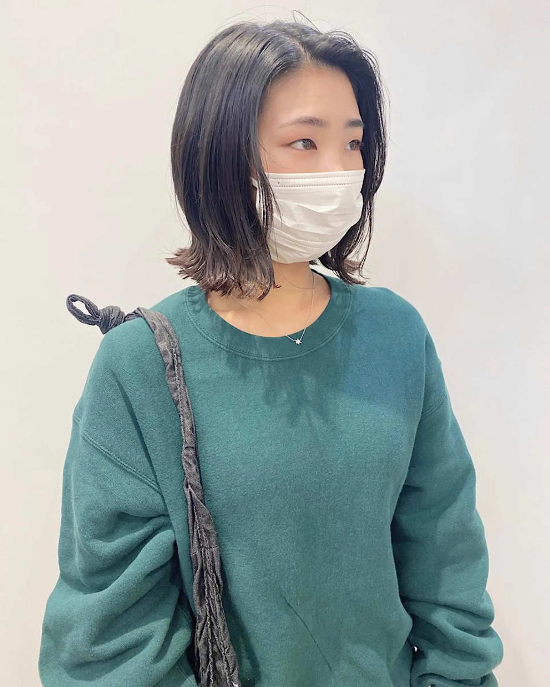 ミディアム ボブ 外ハネヘア 石山 /切りっぱなしボブのヘアスタイル