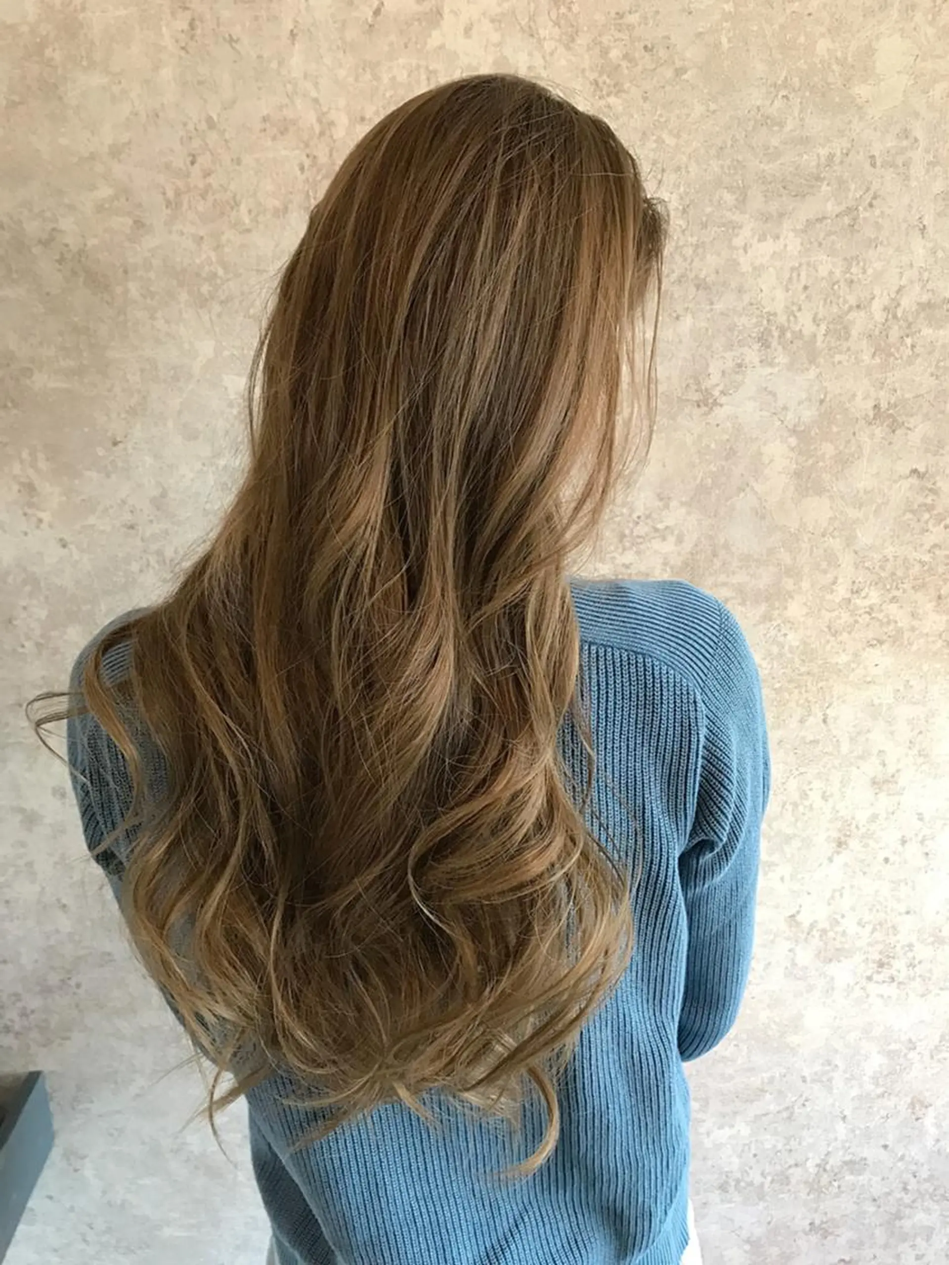 ミディアム due hair 京都駅前店 MILBON オージュア認定サロン【デューヘアー】所属・ハイトーンブリーチ 土坂　由志【京都】のヘアスタイル