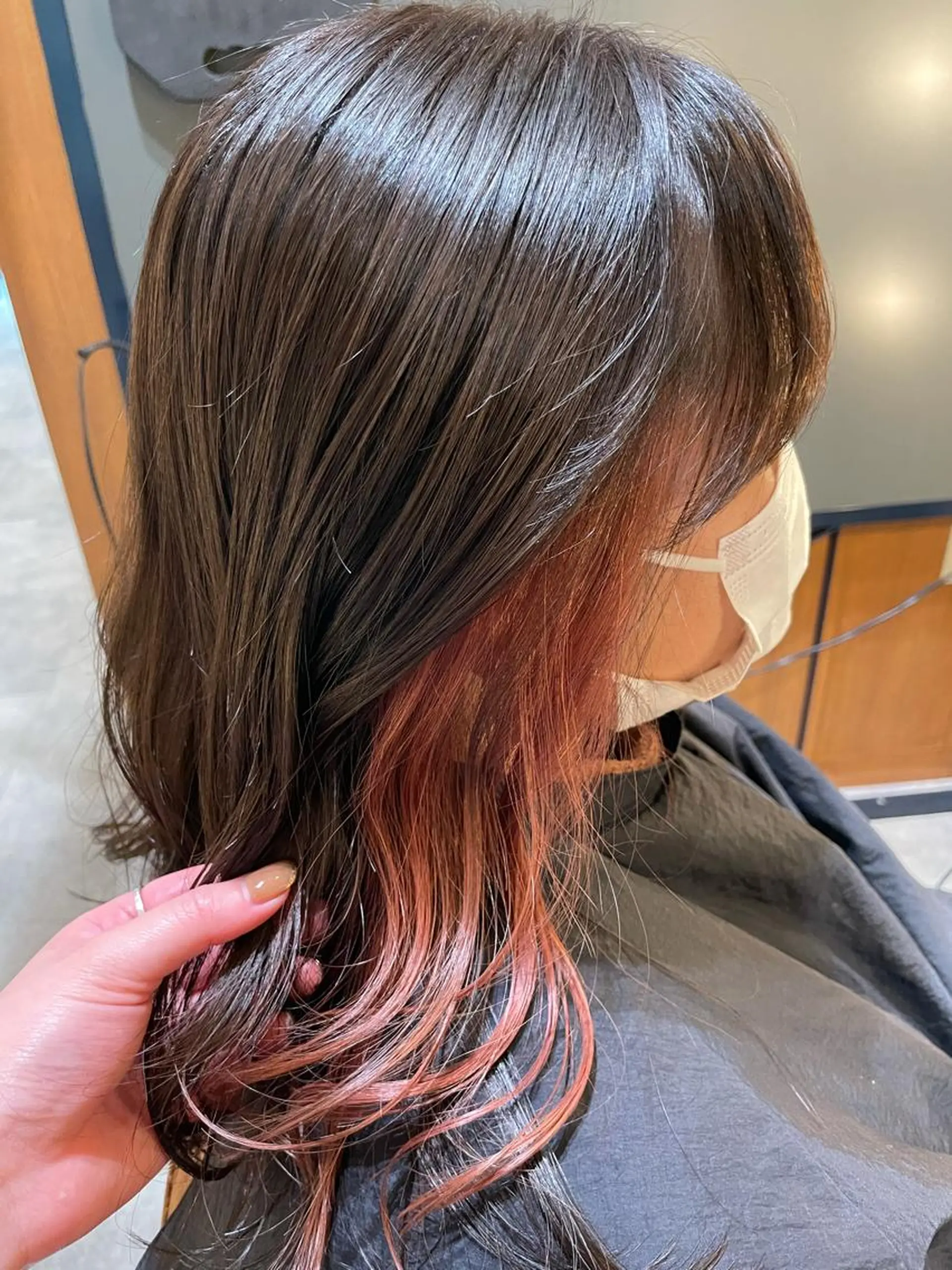 ミディアム 横山 菜摘のヘアスタイル