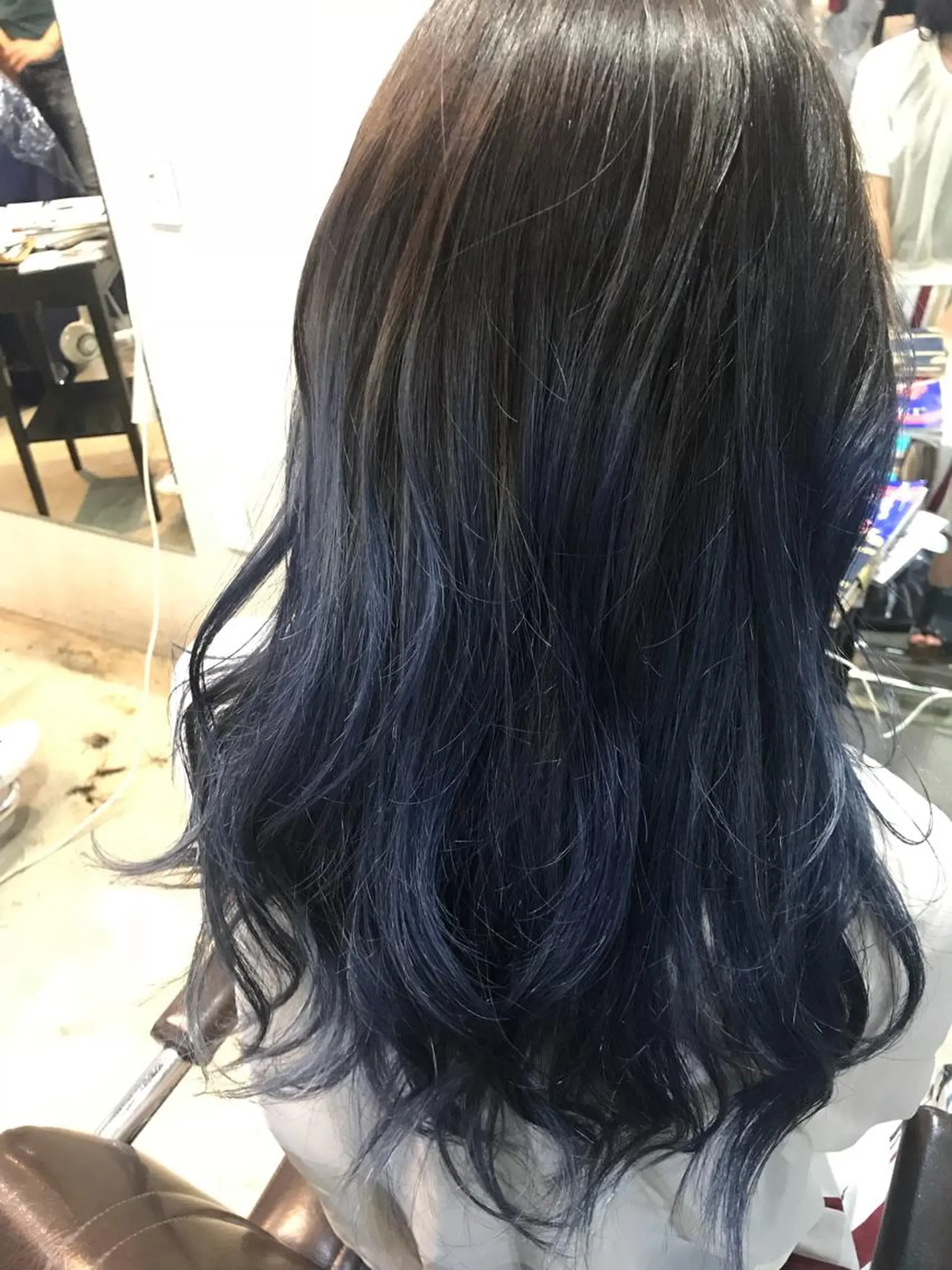 カラー ブリーチ ブルーカラー グラデーションカラー 後藤 陽花子のヘアスタイル