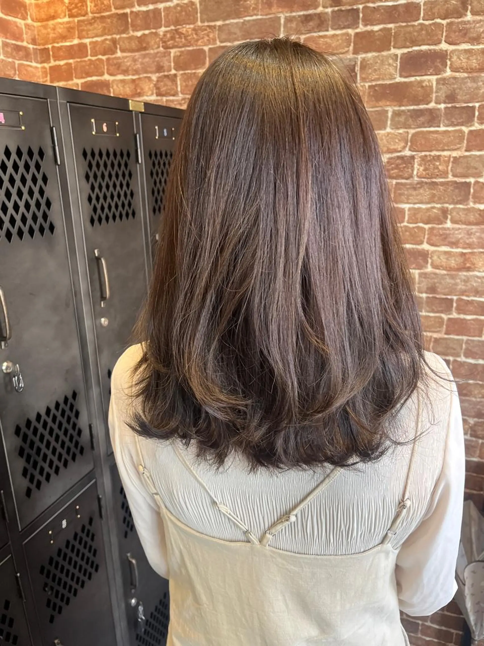 ミディアム カラー パーマ ヘアアレンジ メンズ キッズ ネイル マツエク・マツパ アイブロウ メンズブリーチ メンズハイライト メンズインナーカラー メンズ韓国風 ブリーチ カット ヘアカラー トリートメント ヘッドスパ times salon名駅所属・久木原 ゆりのヘアスタイル