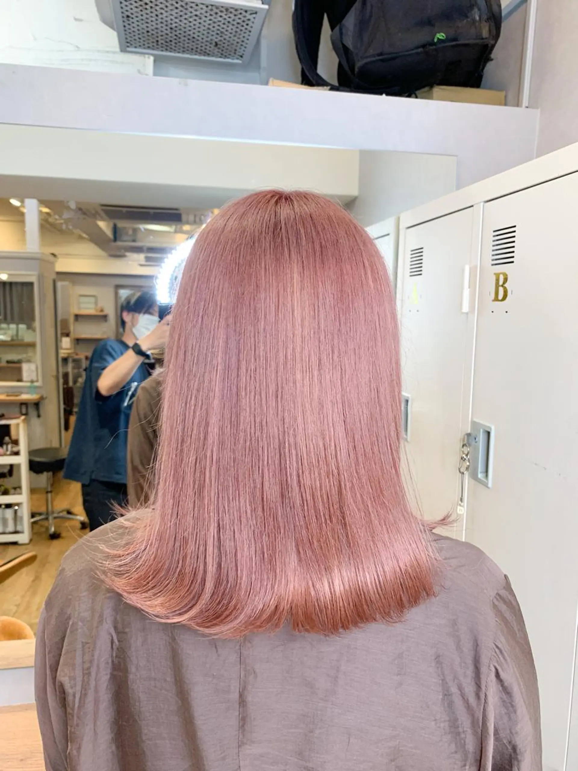 ミディアム カラー ベージュカラー ピンクカラー ピンクベージュ カット ヘアカラー 🌈 DAIKI 🌈のヘアスタイル