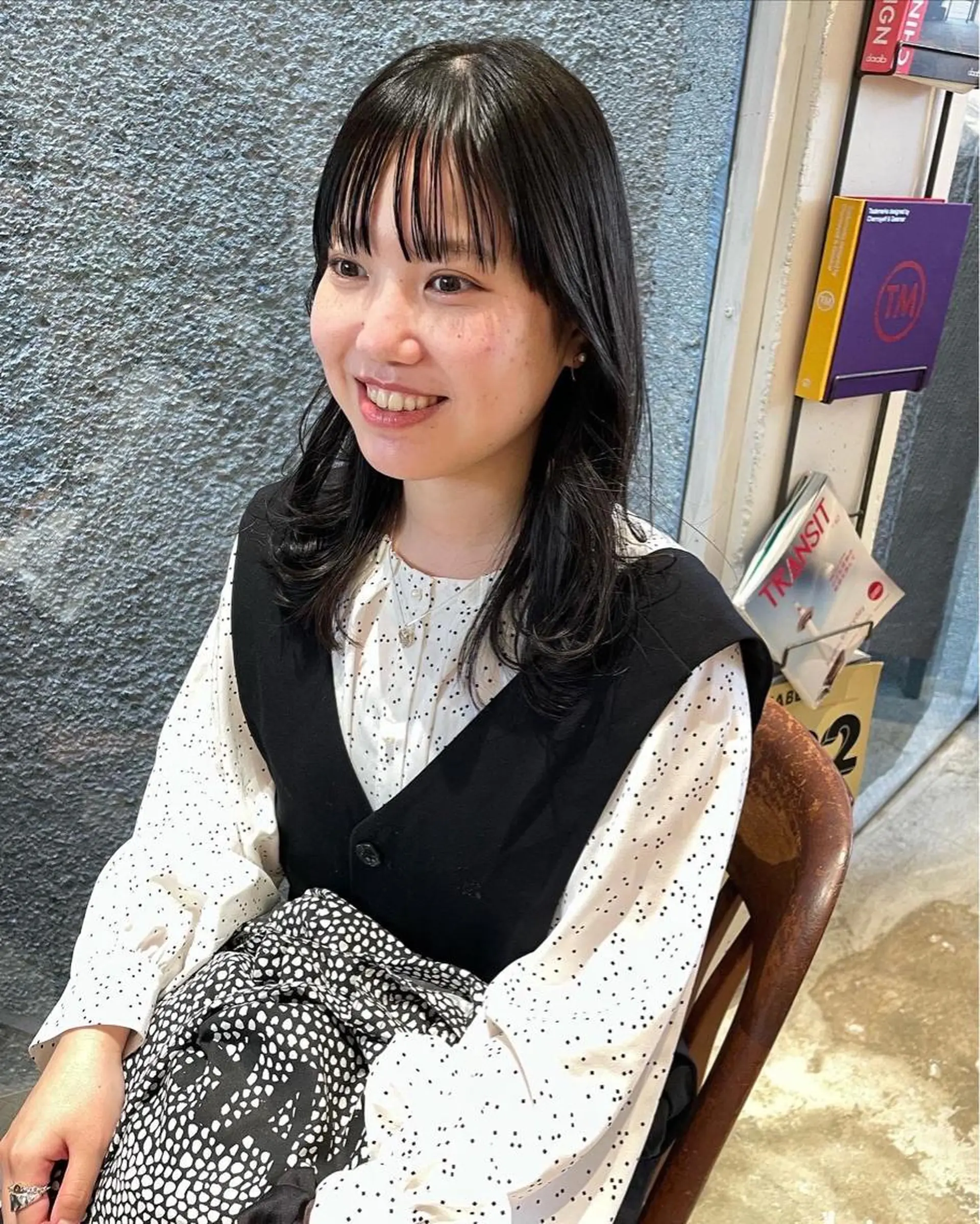 ミディアム レイヤーカット jinka hair salon所属・豊田 真夕のヘアスタイル