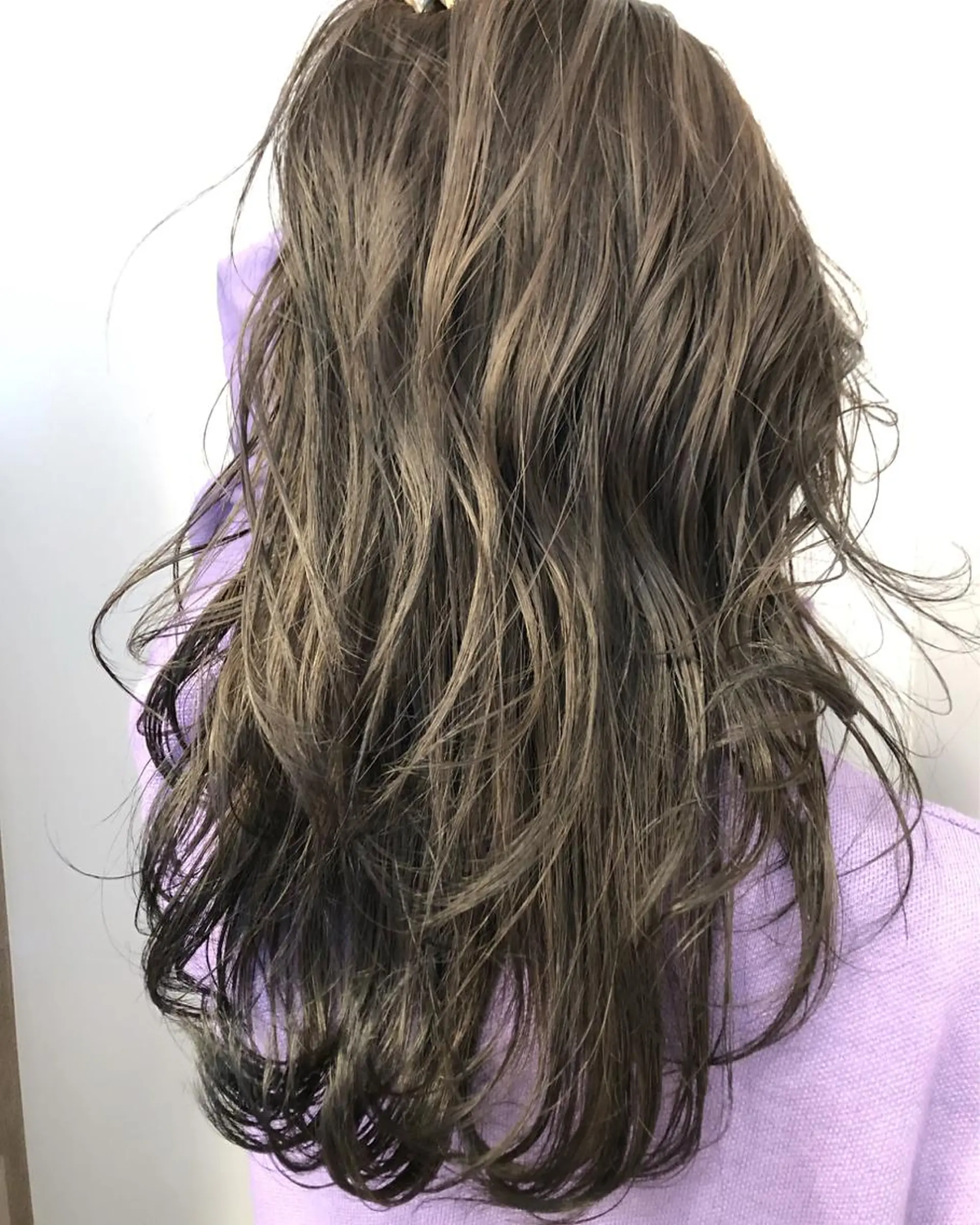 ロング カラー 岡田 拓也のヘアスタイル