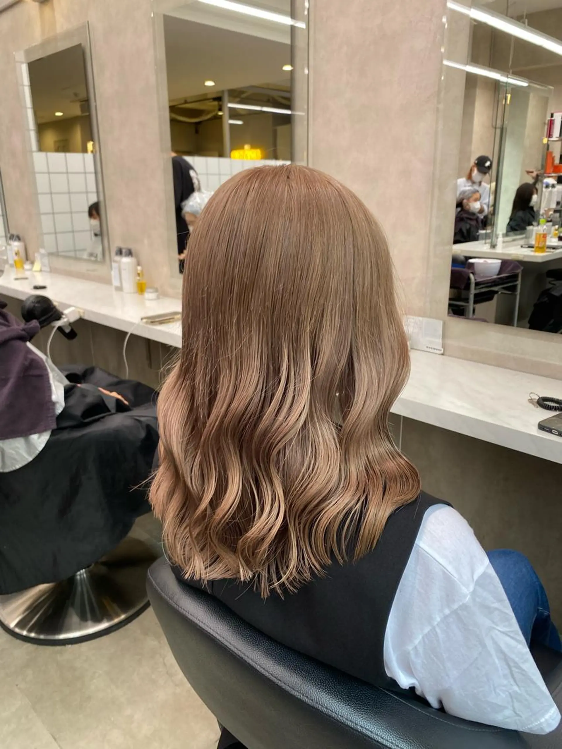 セミロング カラー ヘアアレンジ キッズ ベージュカラー ミルクティーベージュ TRUNAIL&EYE所属・TRU Shino🦋のマツエク・マツパデザイン