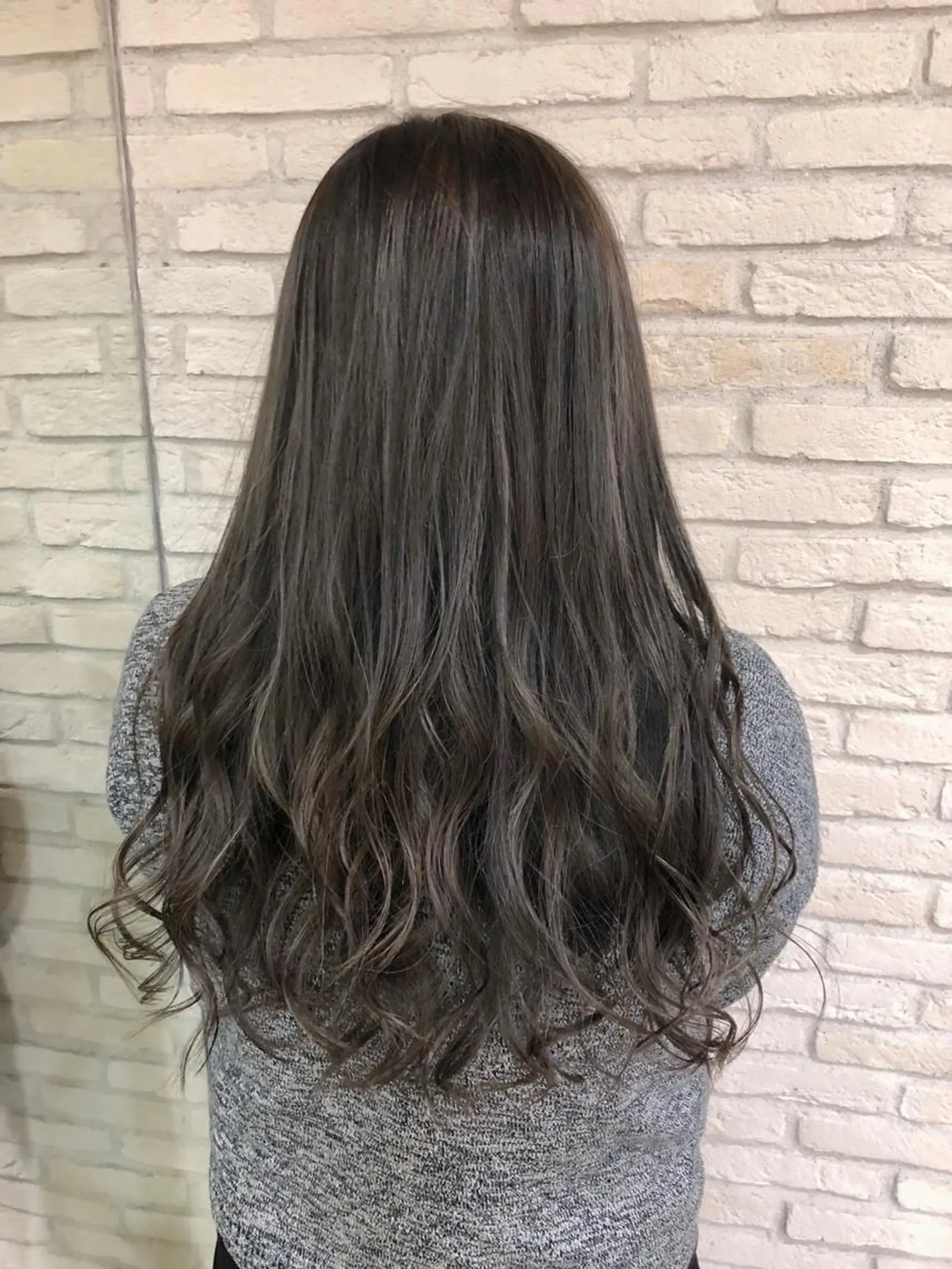 ロング カラー ハイライトカラー ハイライト HAUS 片山みほのヘアスタイル