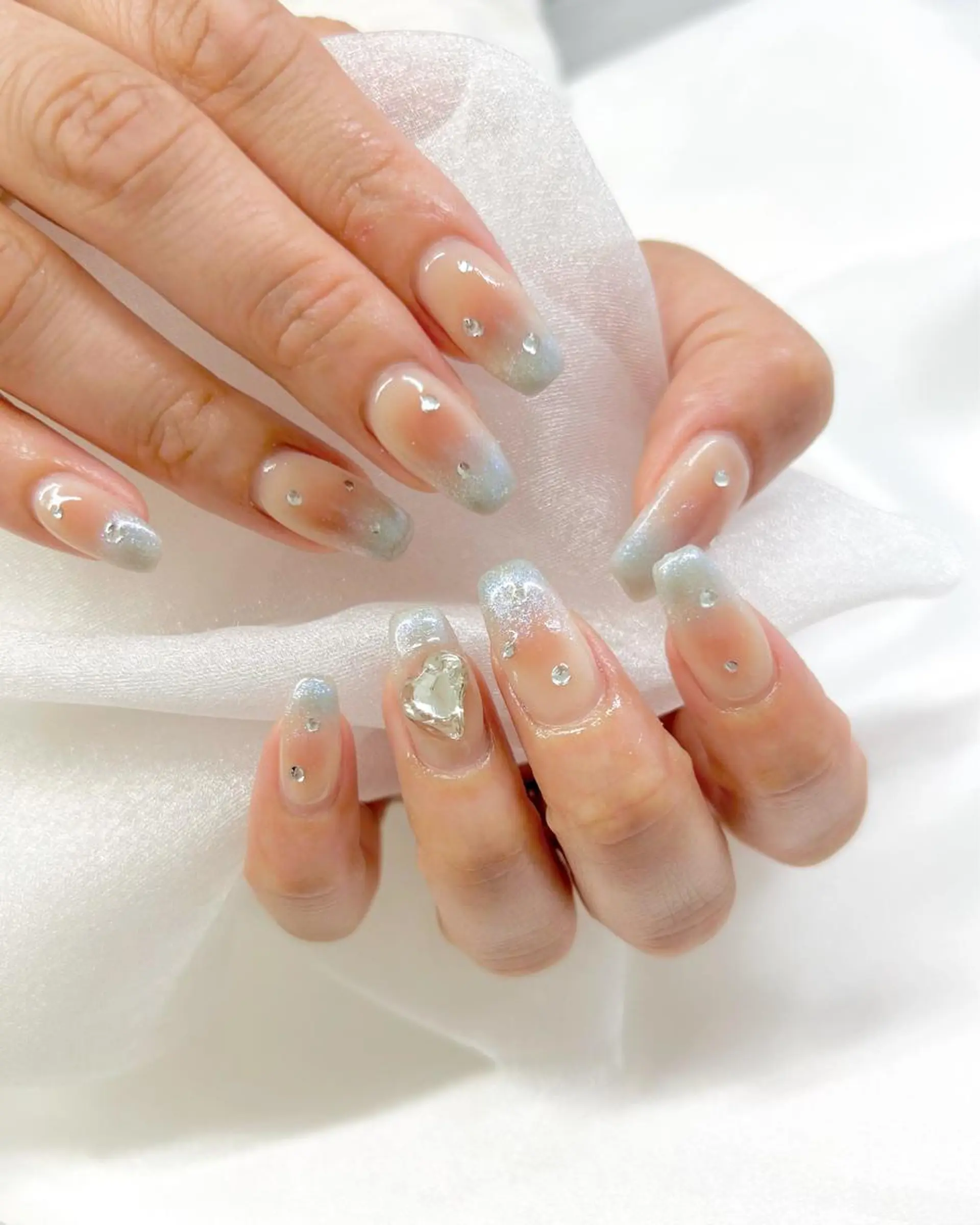 ネイル マツエク・マツパ アイブロウ チークネイル pu muのネイルデザイン