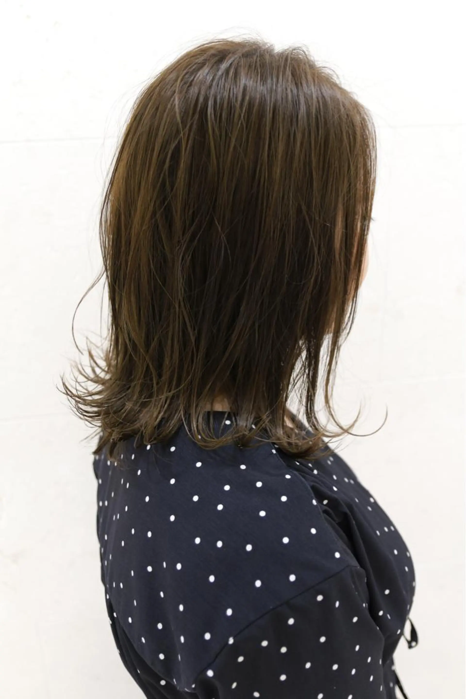 ミディアム カラー アディクシーカラー カット ヘアカラー トリートメント 斉藤 貴也のヘアスタイル