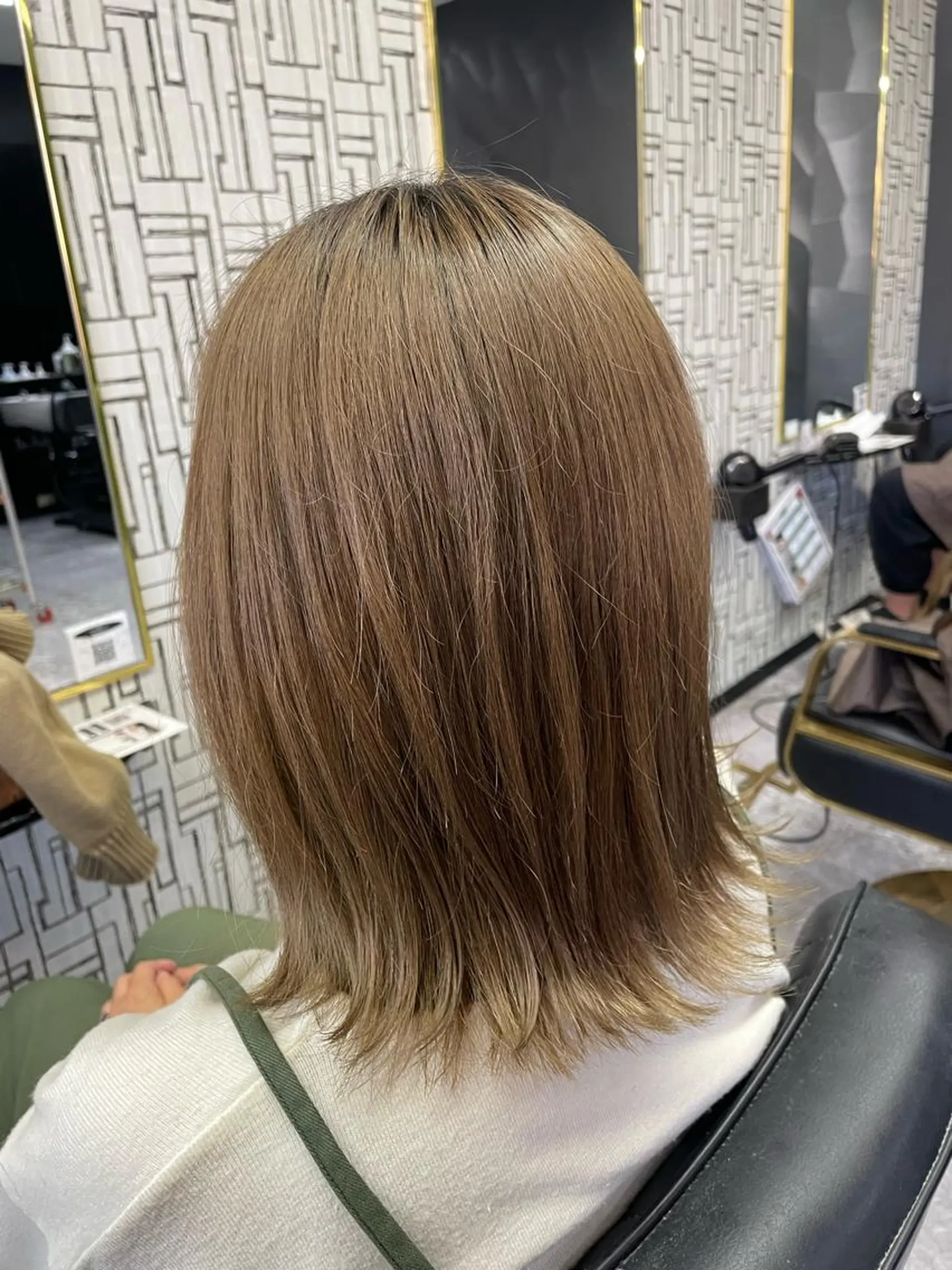 セミロング 縮毛矯正 トリートメント ヘアカラー 篠原 侑作のヘアスタイル