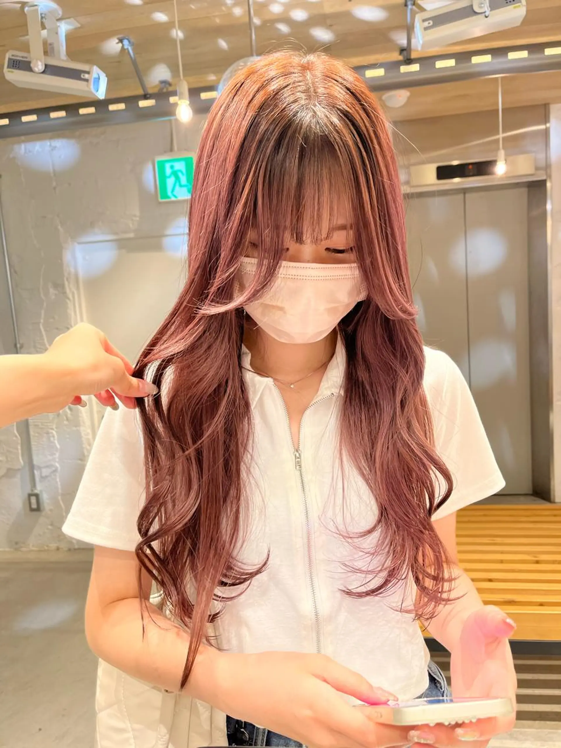 ロング ヘアカラー トリートメント u n aのヘアスタイル